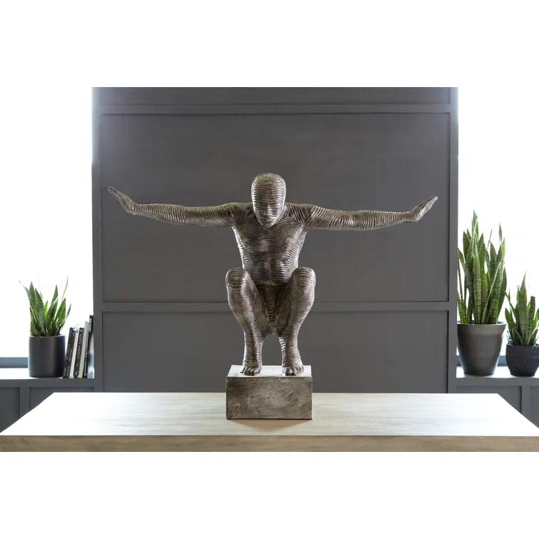 Aluminum Outstretched Arms Statue