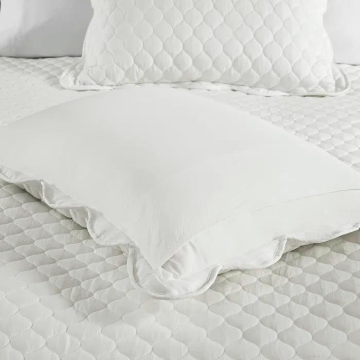 Solid Color 3 Piece Scalloped Edge Crinkle Microfiber Quilt Set