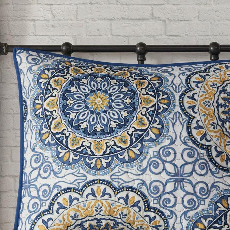 6 Piece Reversible Quilt Set with Throw Pillows