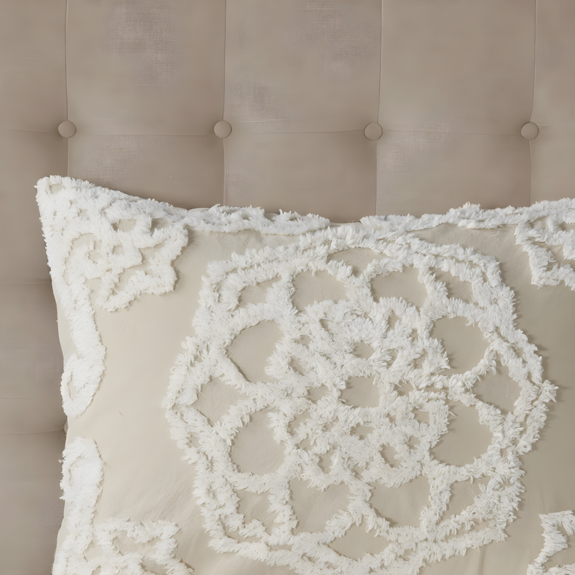 Madison Park Laetitia Tufted Chenille Cotton Medallion Fringe Coverlet Set