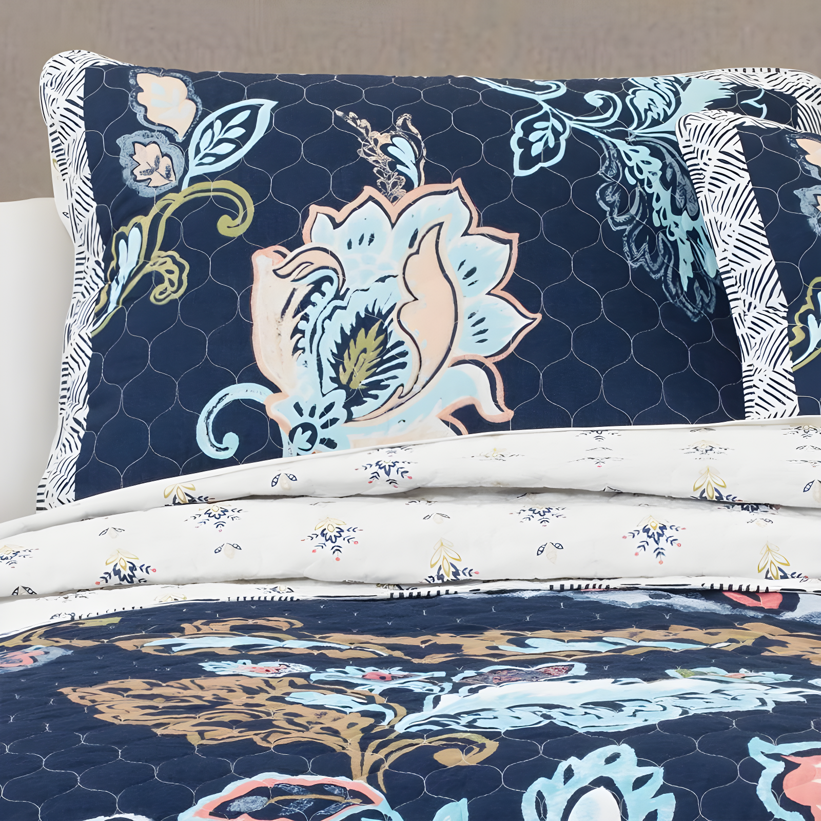 Lush Decor Aster Reversible Traditional 3 Piece Quilt Set