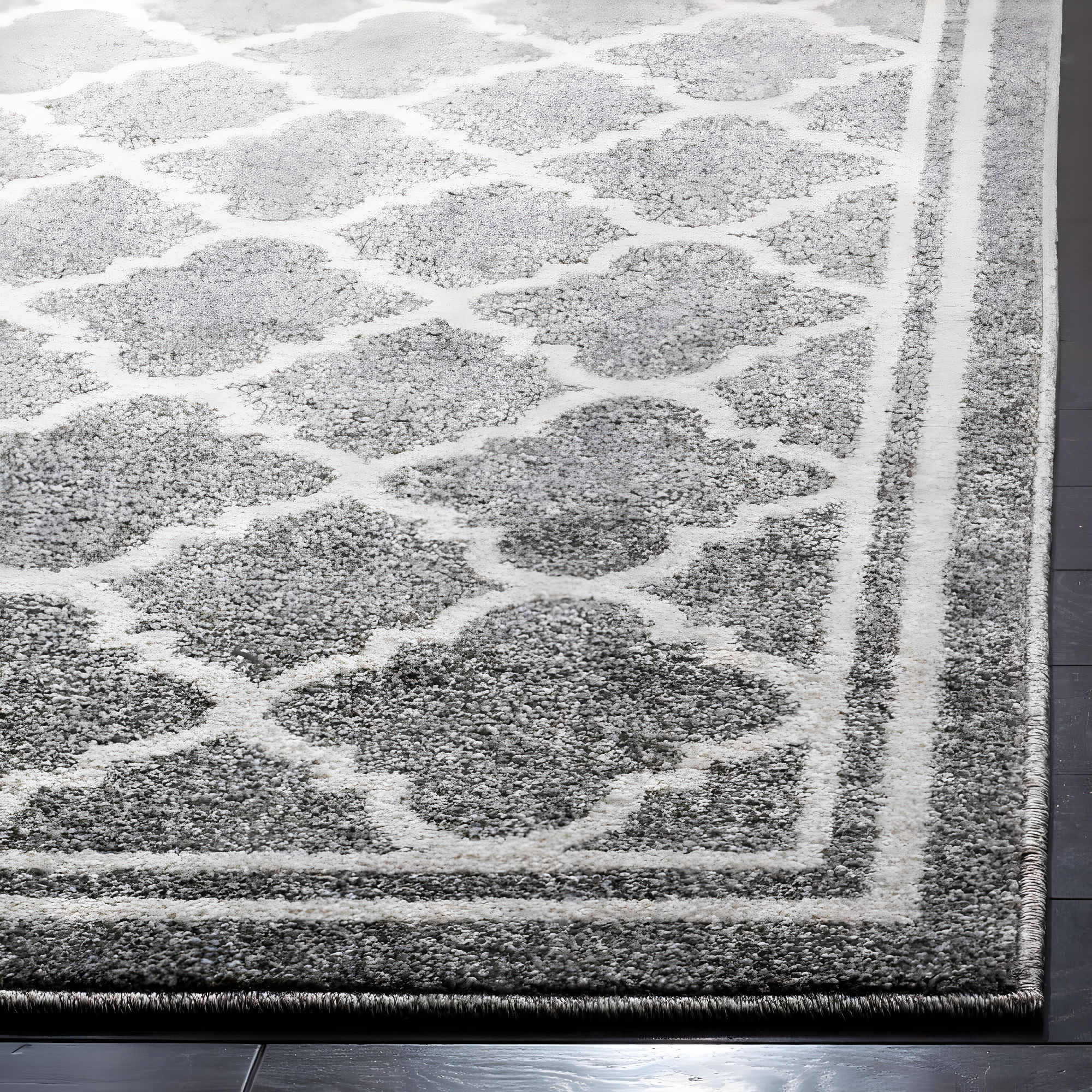 SAFAVIEH Amherst Trina Geometric Area Rug, Dark Grey/Beige, 5'3" x 8'
