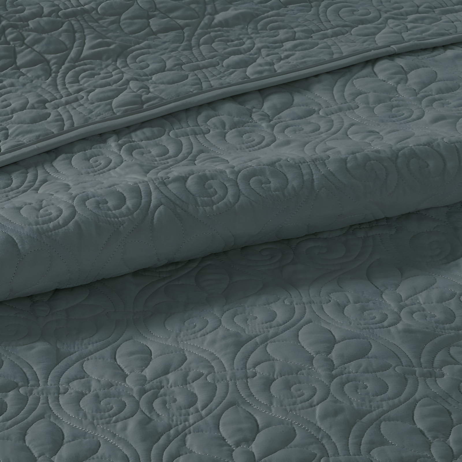 Madison Park Quebec Reversible Quilt Set