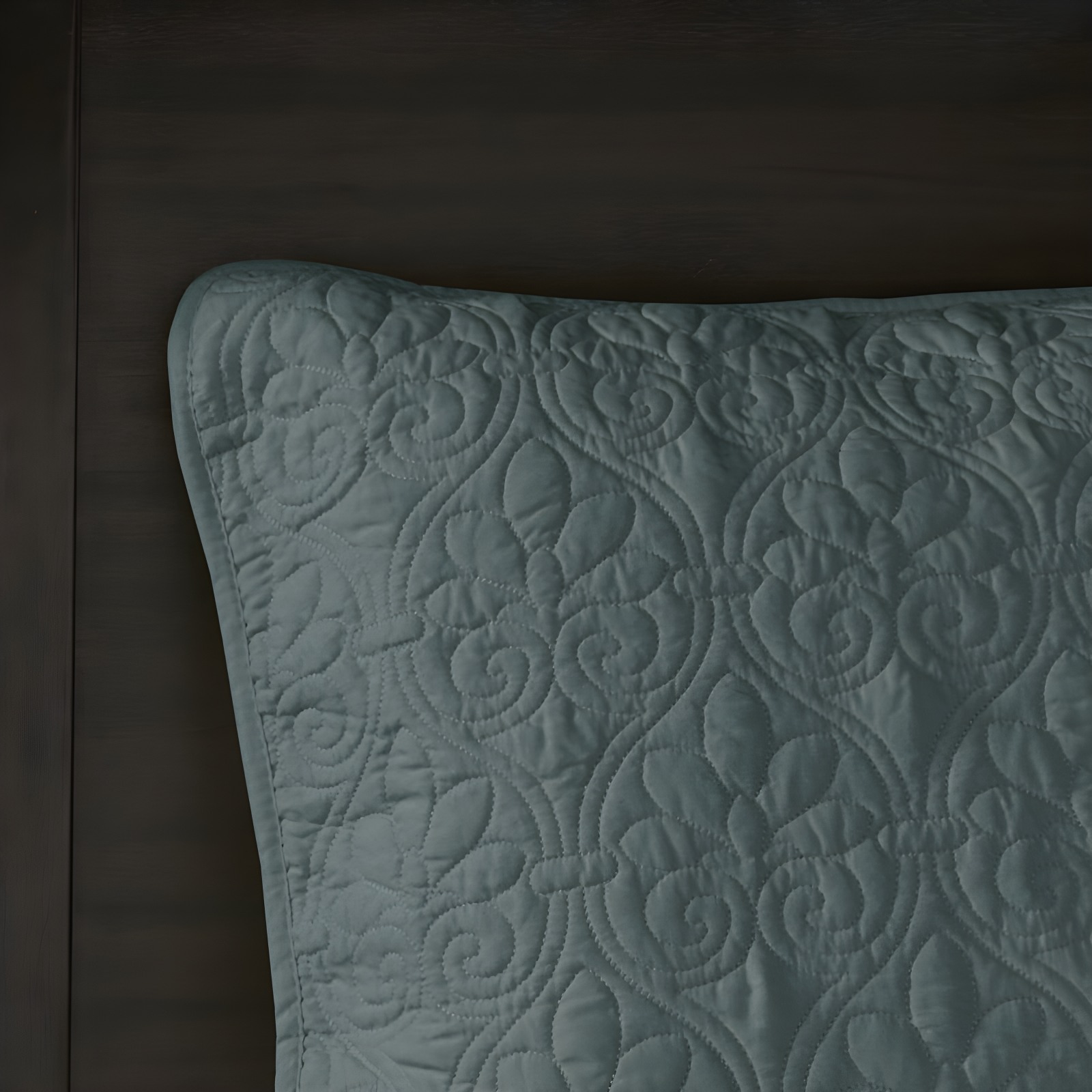 Madison Park Quebec Reversible Quilt Set