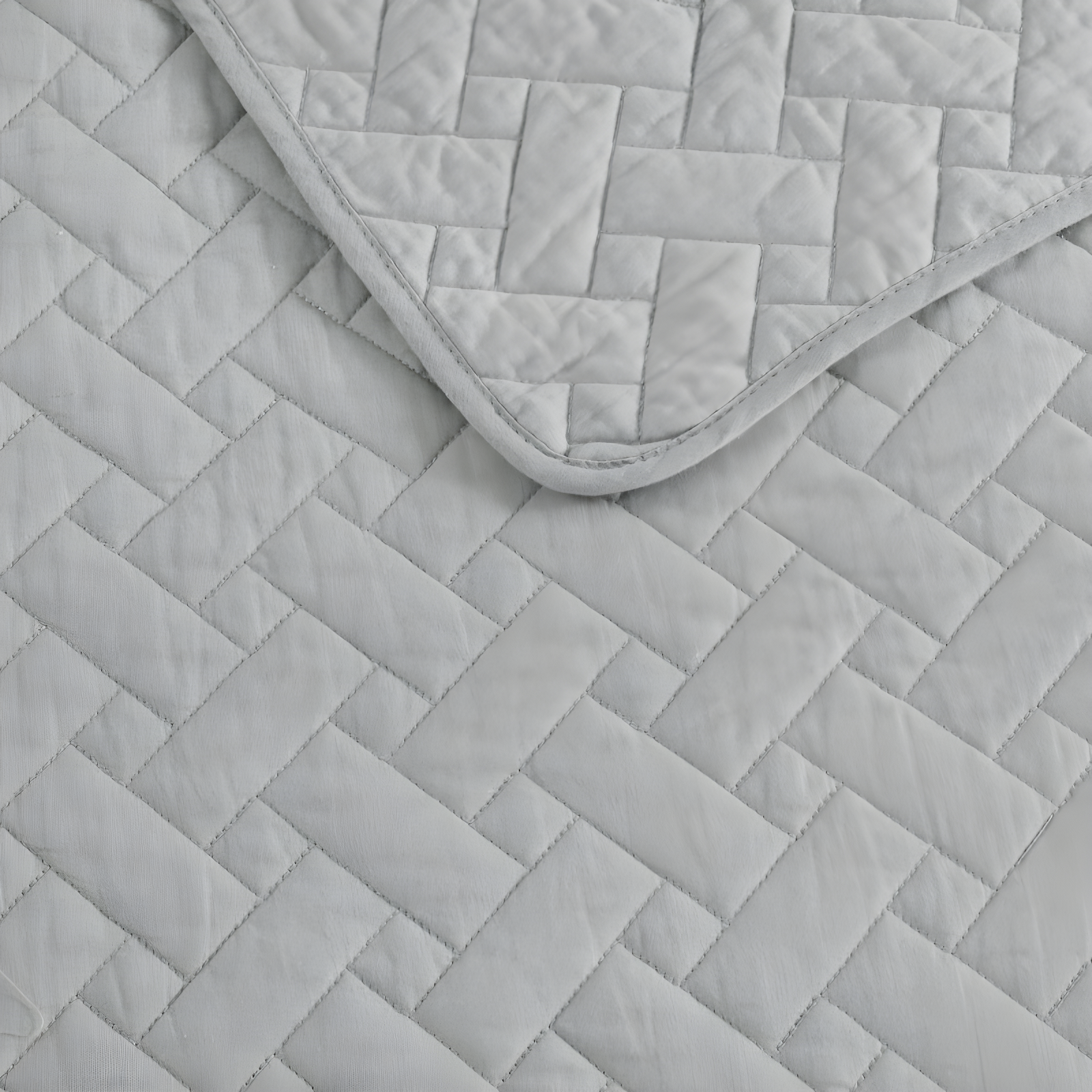 Tommy Bahama Raffia Solid Cotton Reversible Quilt Set