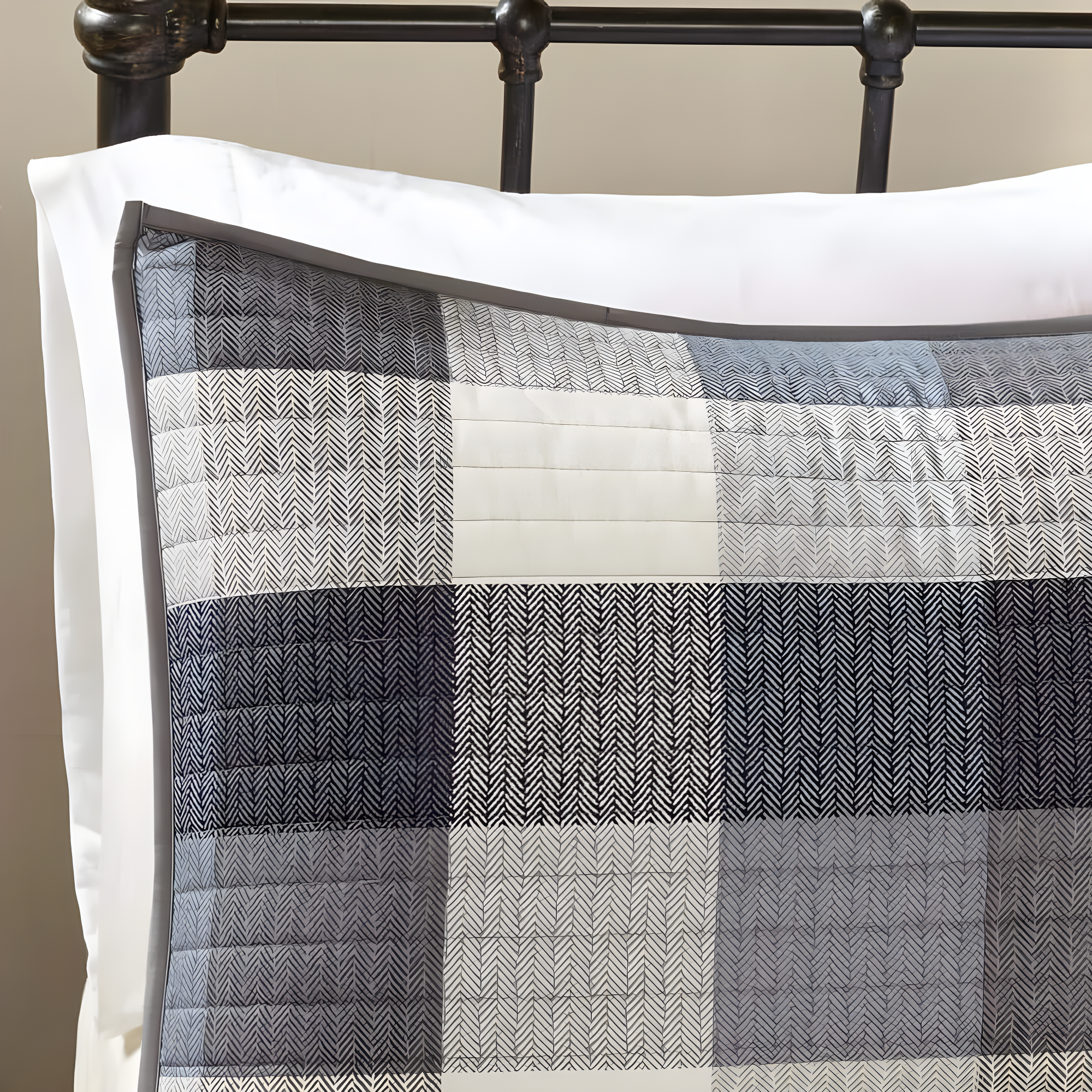 Madison Park Ridge 6 Piece Printed Herringbone Quilt Set with Throw Pillows