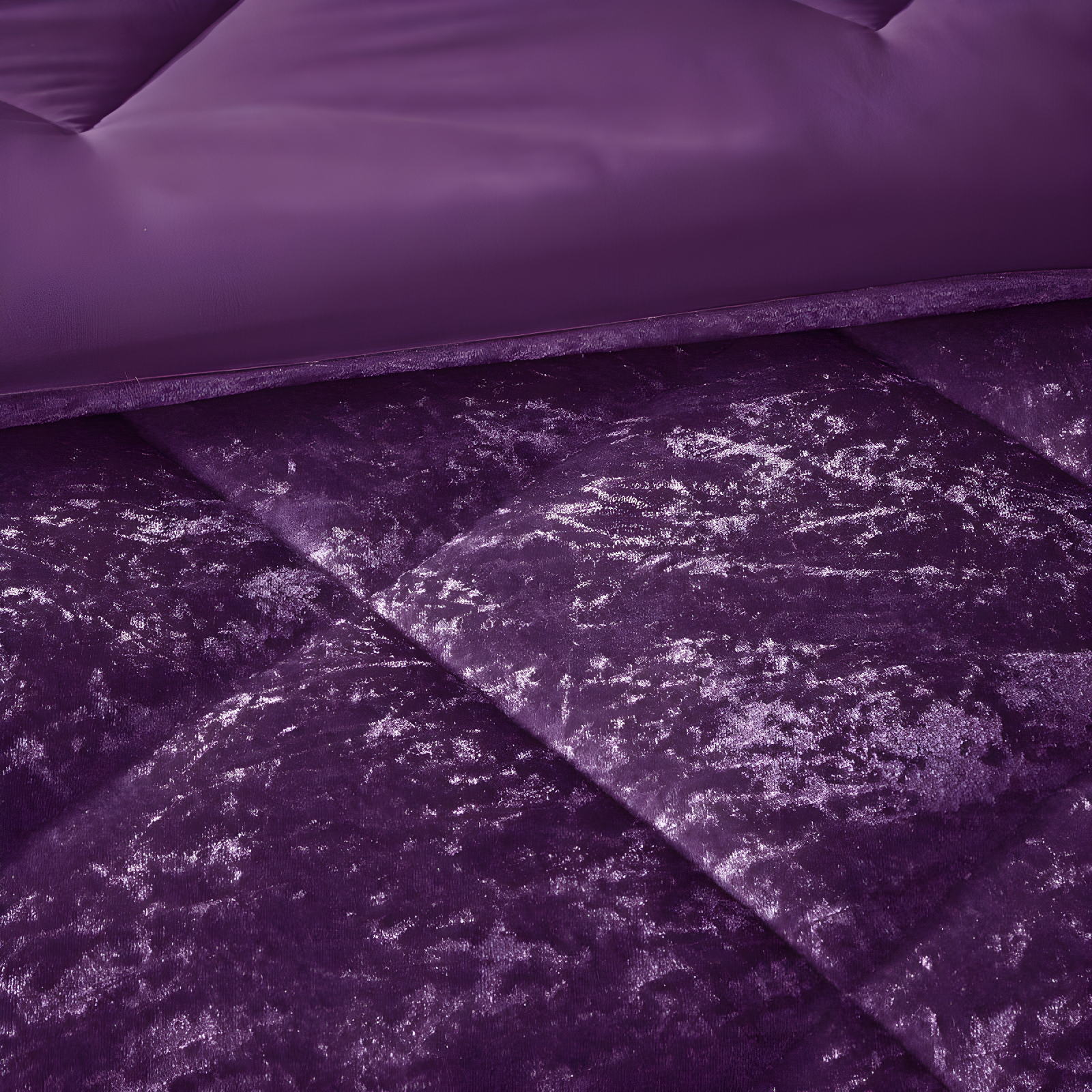 Intelligent Design Felicia Crushed Velvet Comforter Set with Throw Pillow