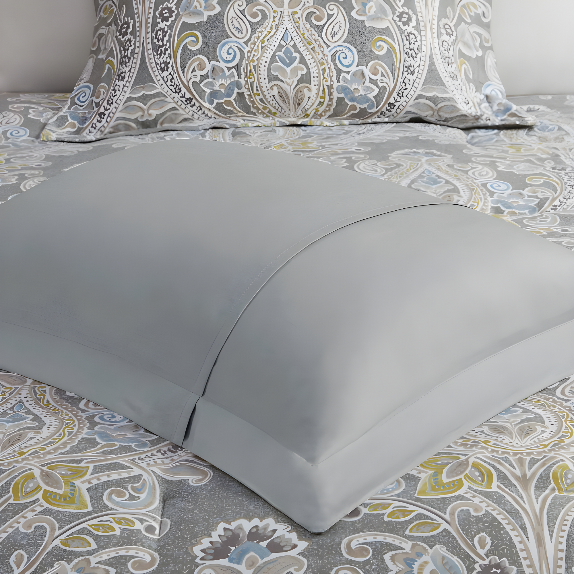 Harbor House Hallie Gray Traditional 6 Piece 100% Cotton Comforter Set