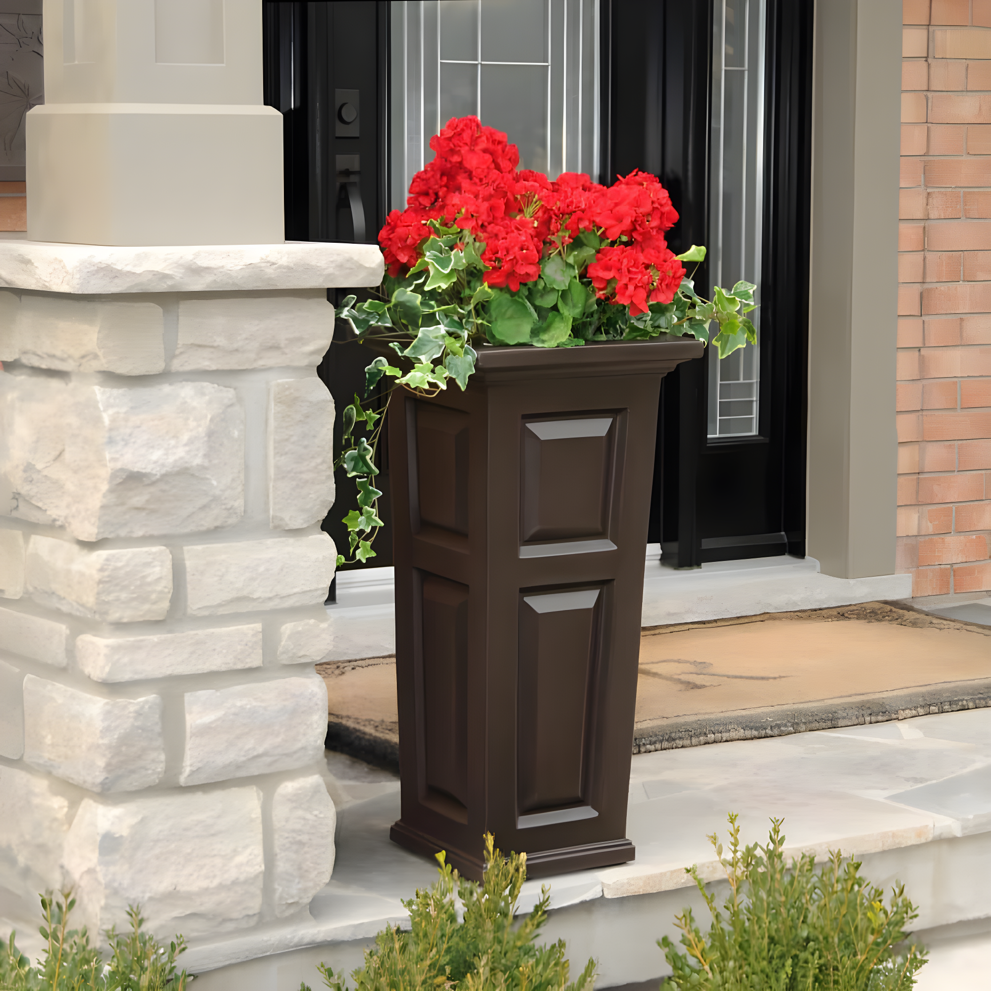 Mayne Inc. Nantucket Pot Planter