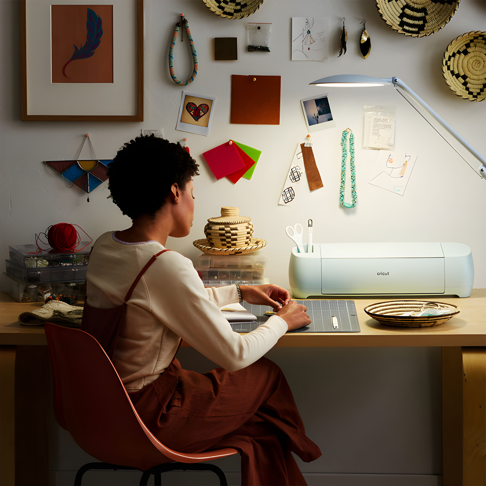 Cricut Bright 360 Floor Craft Lamp
