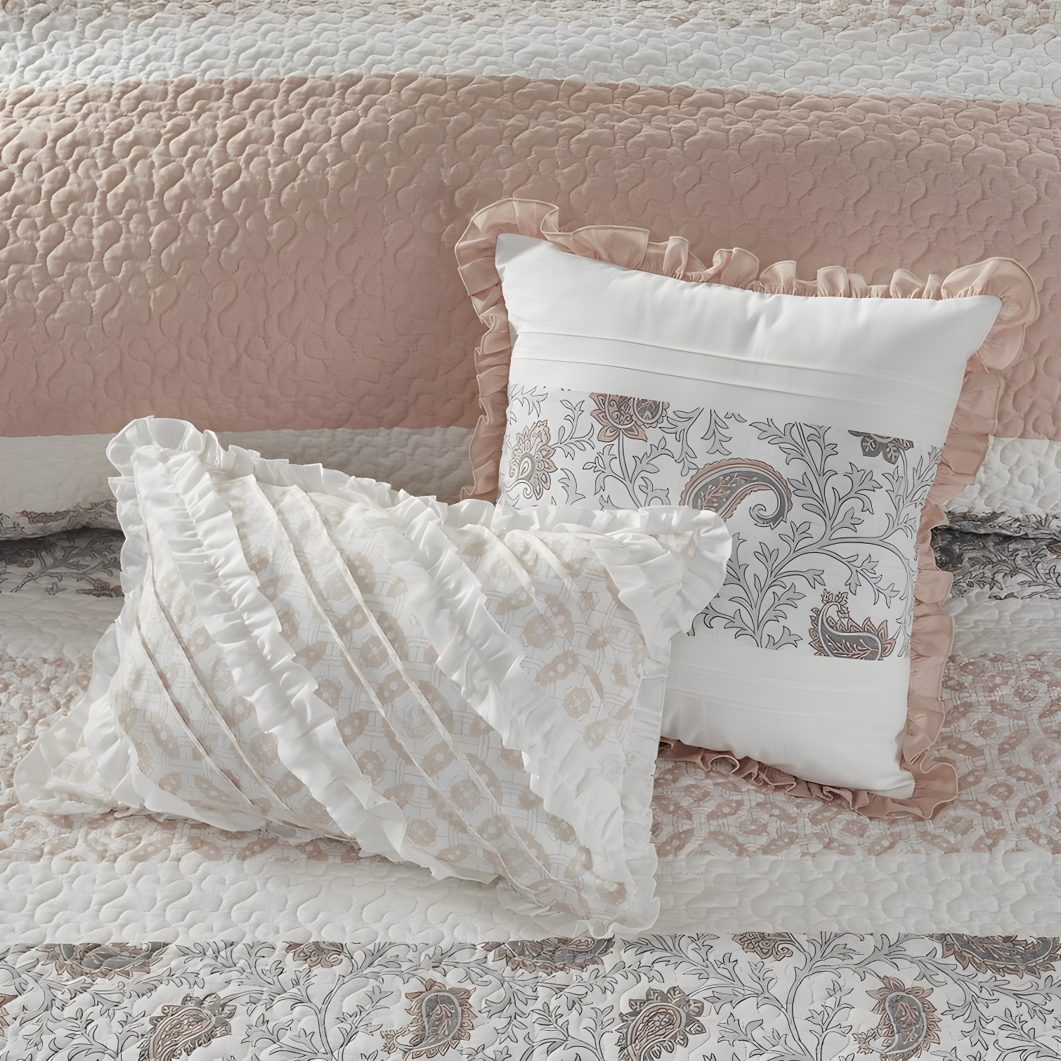 Madison Park Dawn 6 Piece Cotton Percale Quilt Set with Throw Pillows