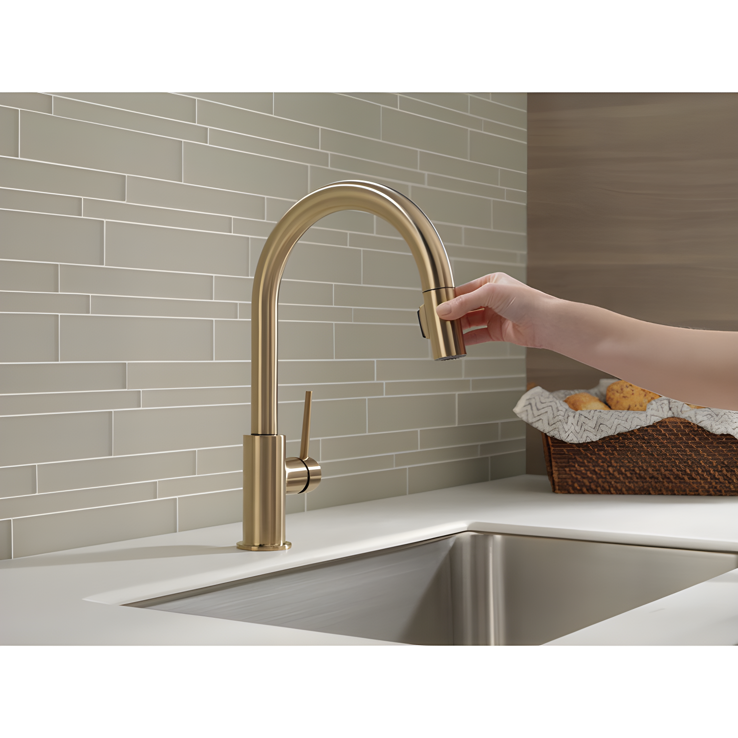 Trinsic Pull Down Sprayer Kitchen Sink Faucet, Single Handle Kitchen Faucet