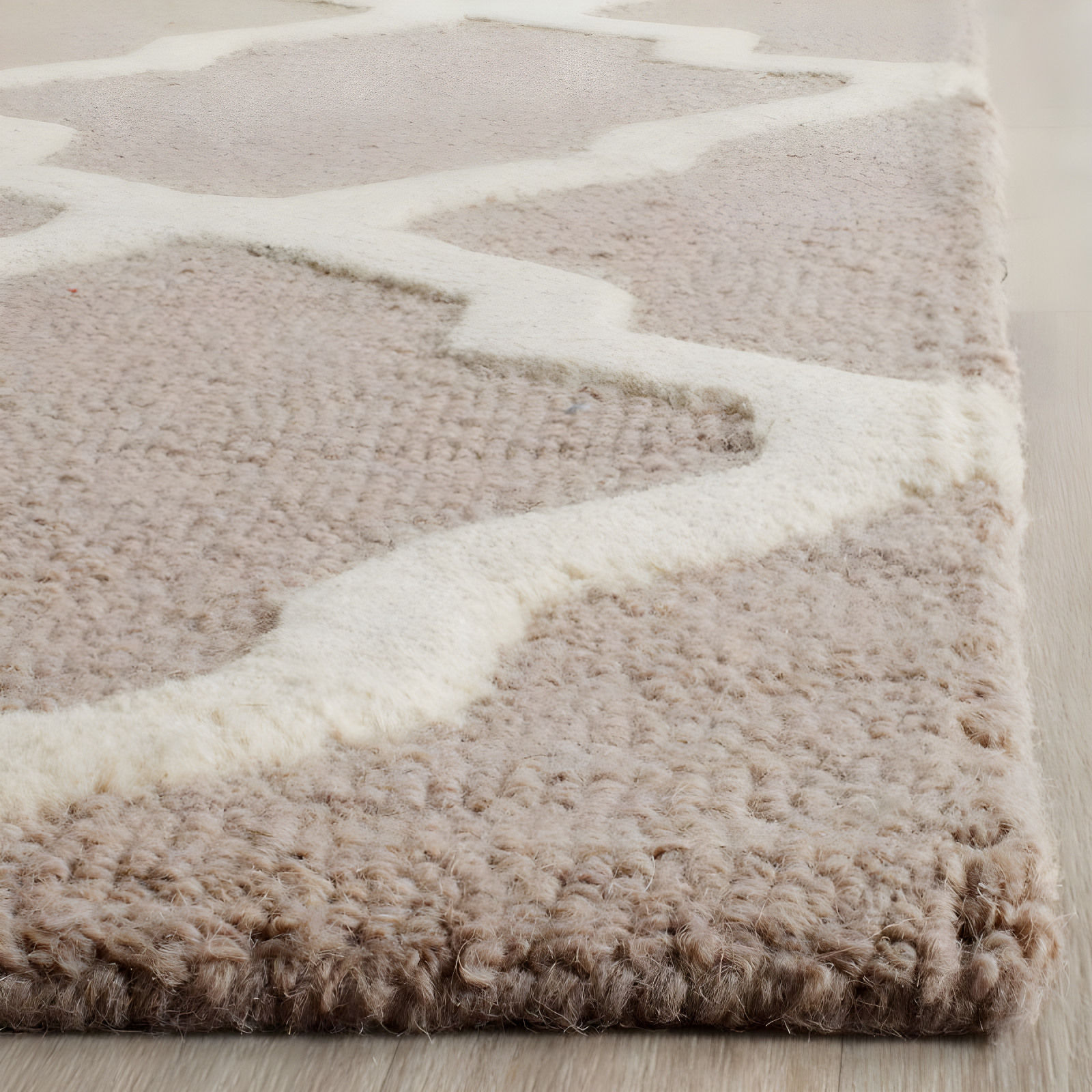 Cambridge CAM121 Hand Tufted Area Rug - Safavieh