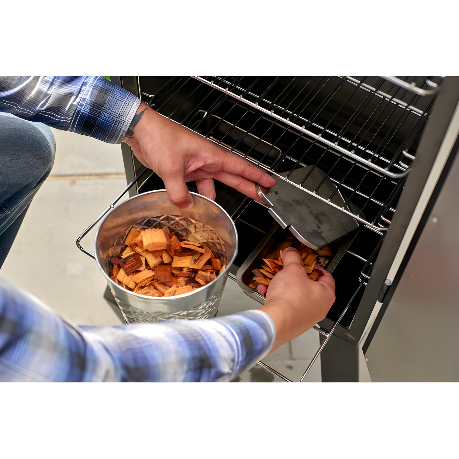 Cuisinart 30-In. Vertical Analog Electric Smoker with 548-Sq.In. Cooking Space in Black