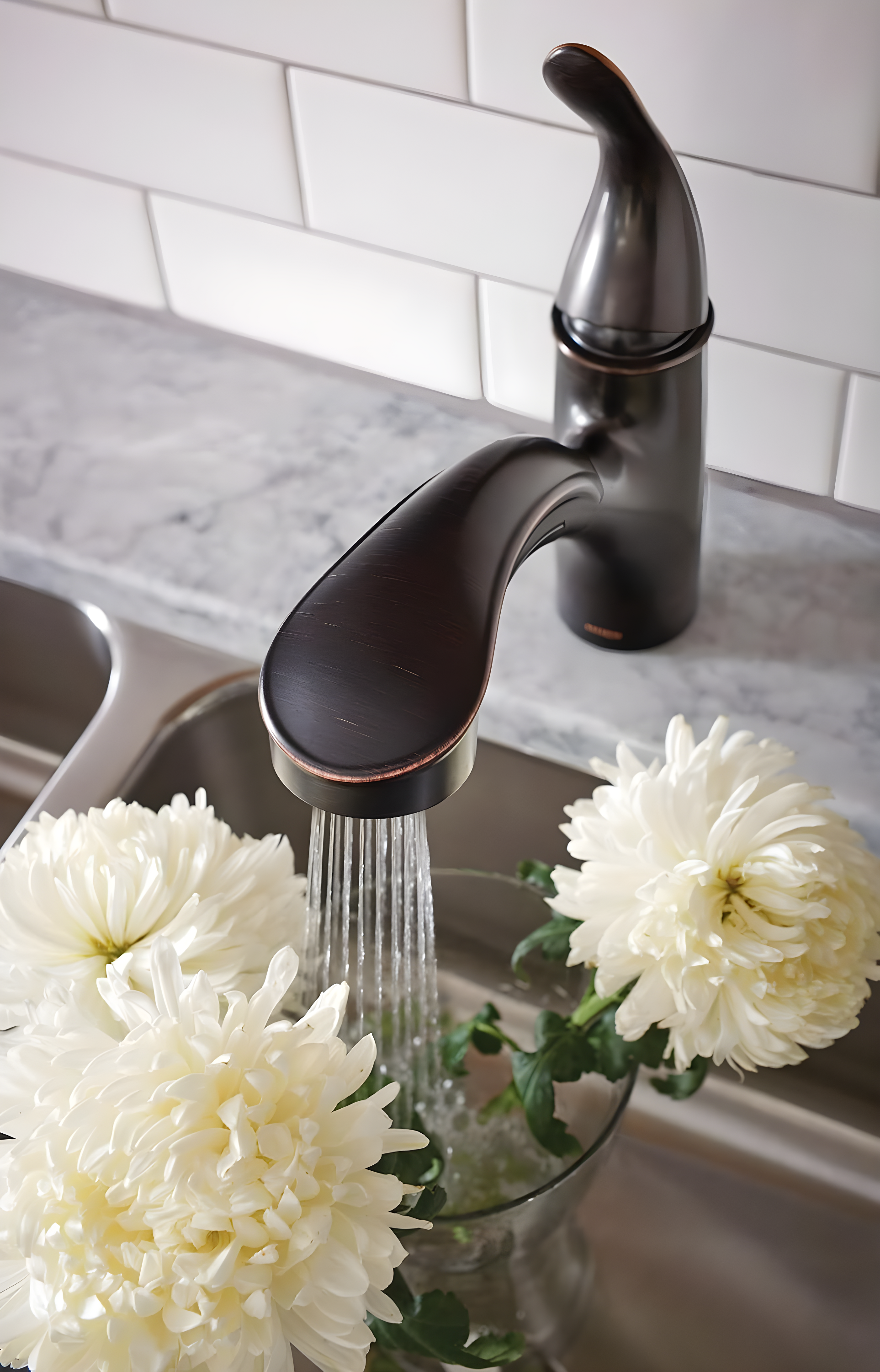 Moen Brecklyn Single-Handle Pull-Out Sprayer Kitchen Faucet with Power Clean Technology