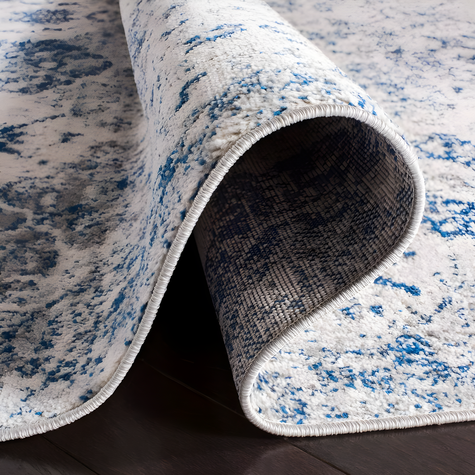Madison MAD611 Power Loomed Indoor Area Rug - White/Royal Blue - 6'7"x6'7" - Safavieh
