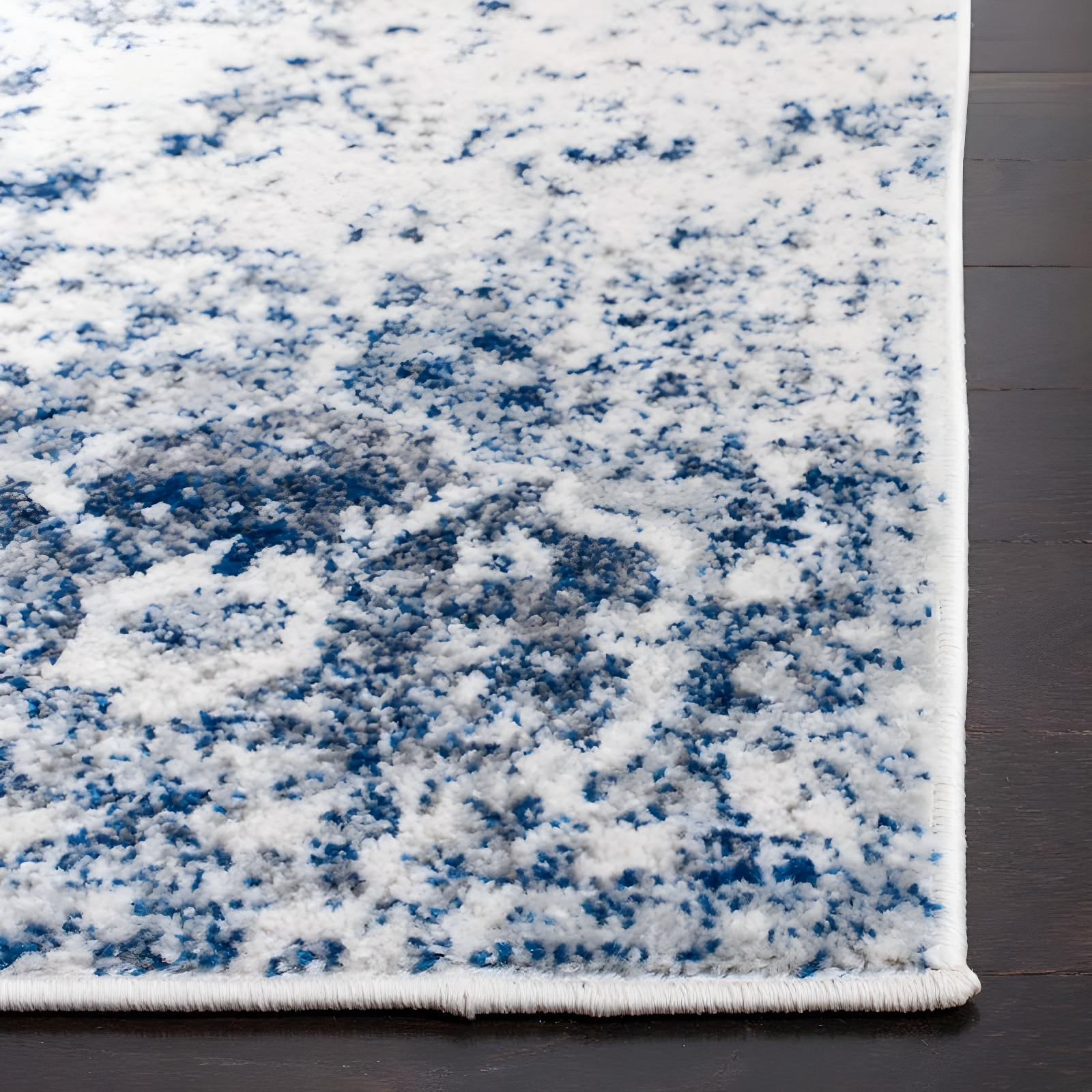 Madison MAD611 Power Loomed Indoor Area Rug - White/Royal Blue - 6'7"x6'7" - Safavieh
