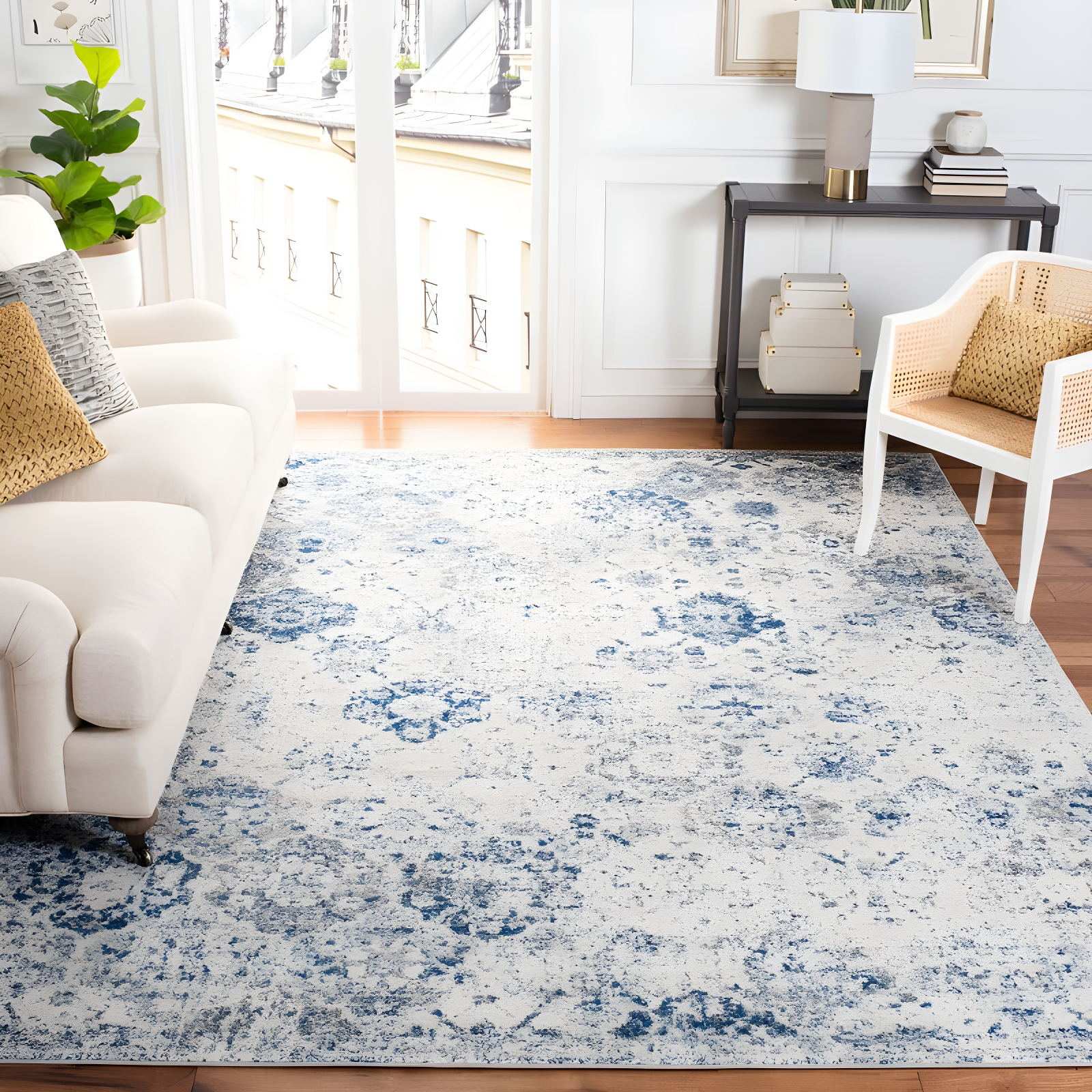Madison MAD611 Power Loomed Indoor Area Rug - White/Royal Blue - 6'7"x6'7" - Safavieh
