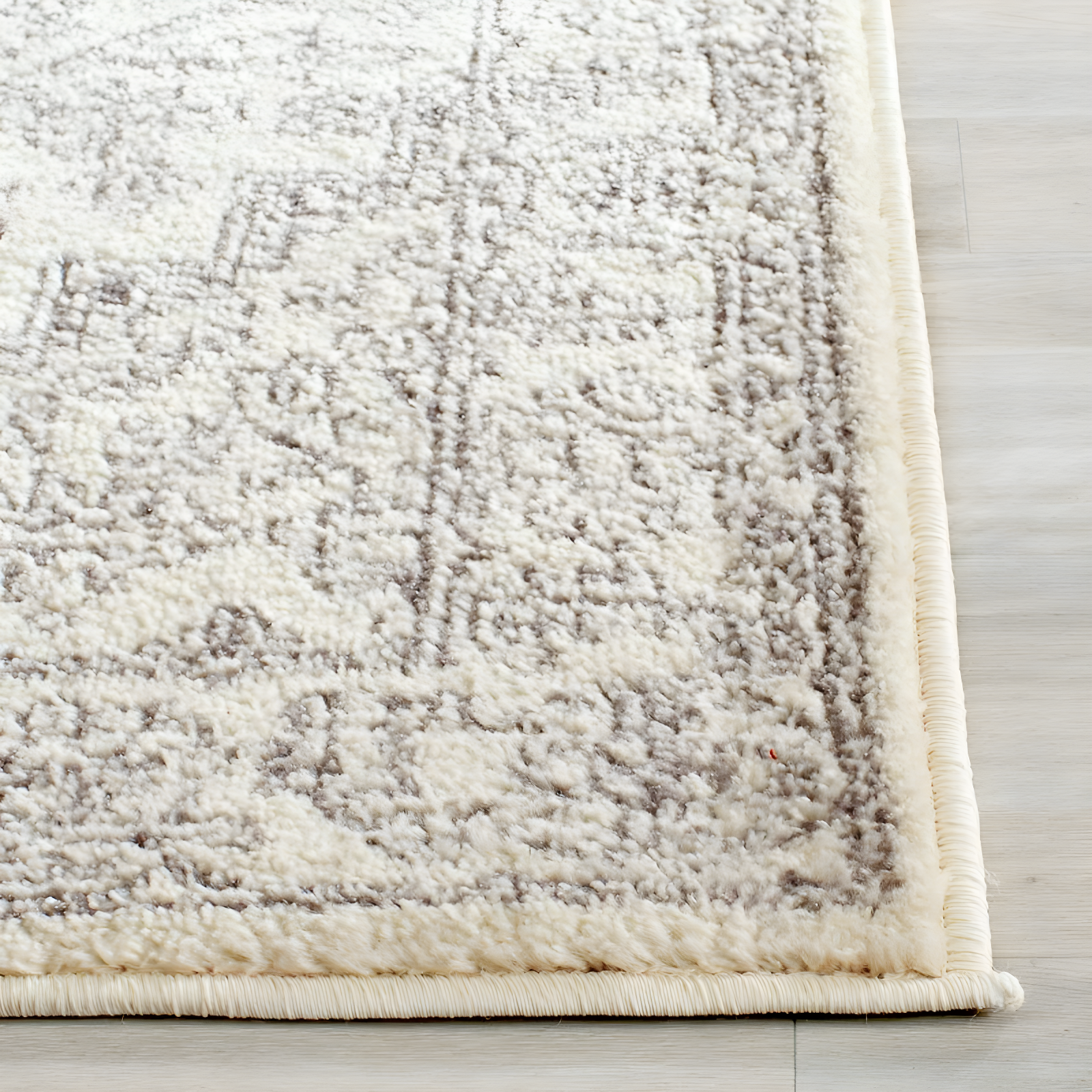 Adirondack ADR108 Power Loomed Runner Rug  Ivory / Silver 2'-6" X 8' - Safavieh.