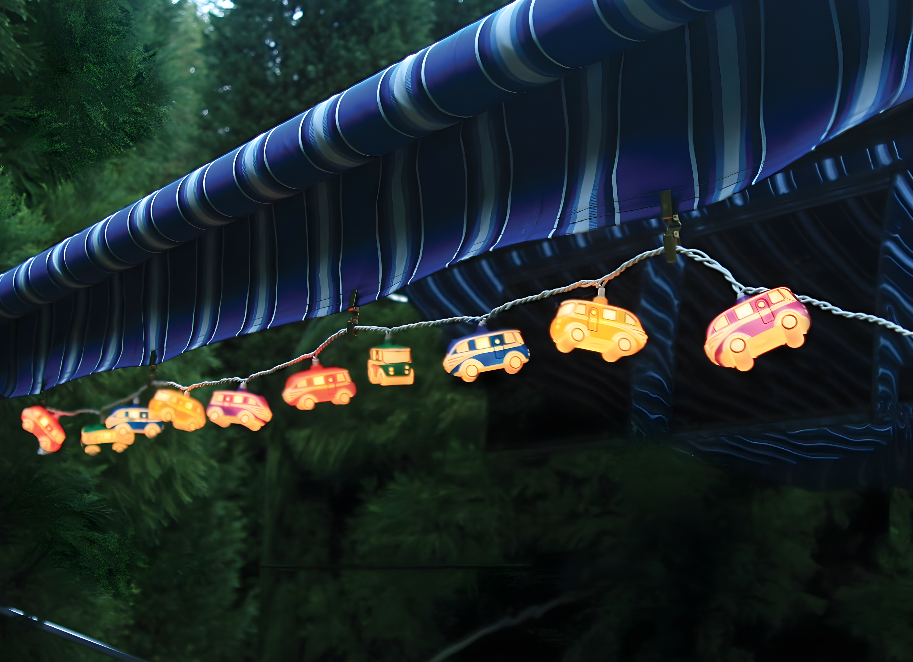 Camco Retro Class A RV Party Lights | 8-Foot Strand | Indoor or Outdoor Use | Multicolor (42654)