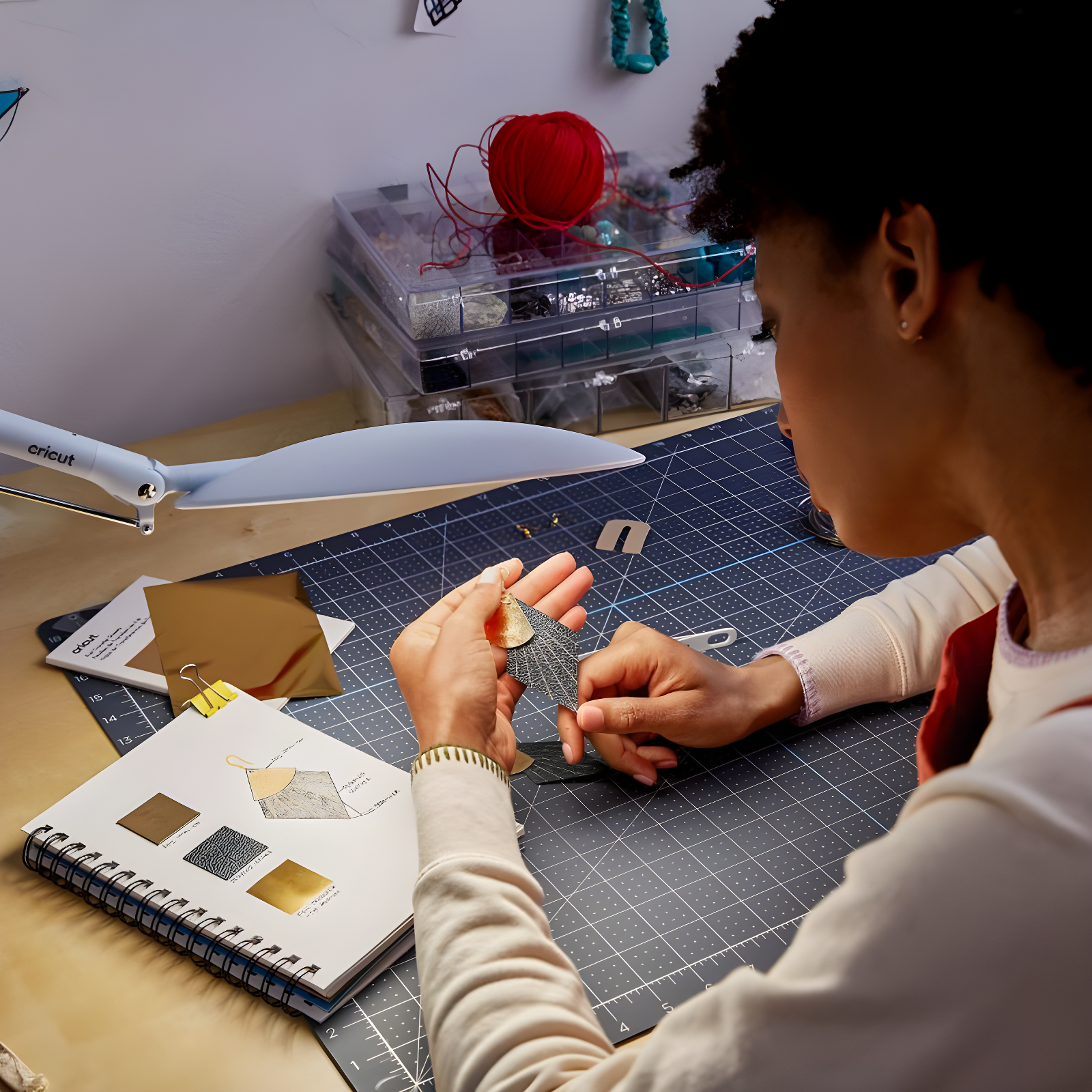 Cricut Bright 360 Floor Craft Lamp
