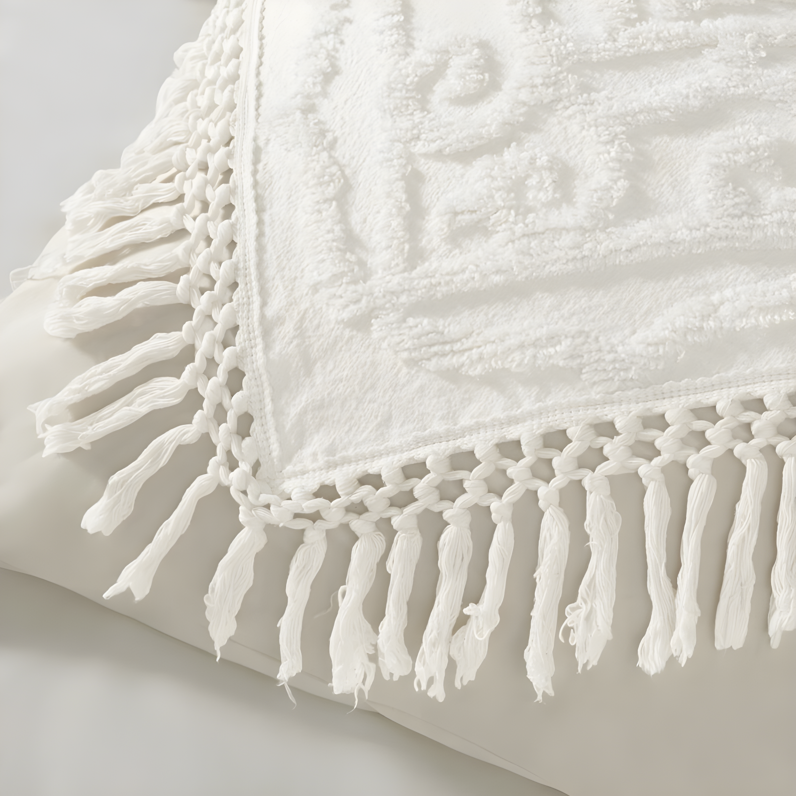 Madison Park Laetitia Tufted Chenille Cotton Medallion Fringe Coverlet Set