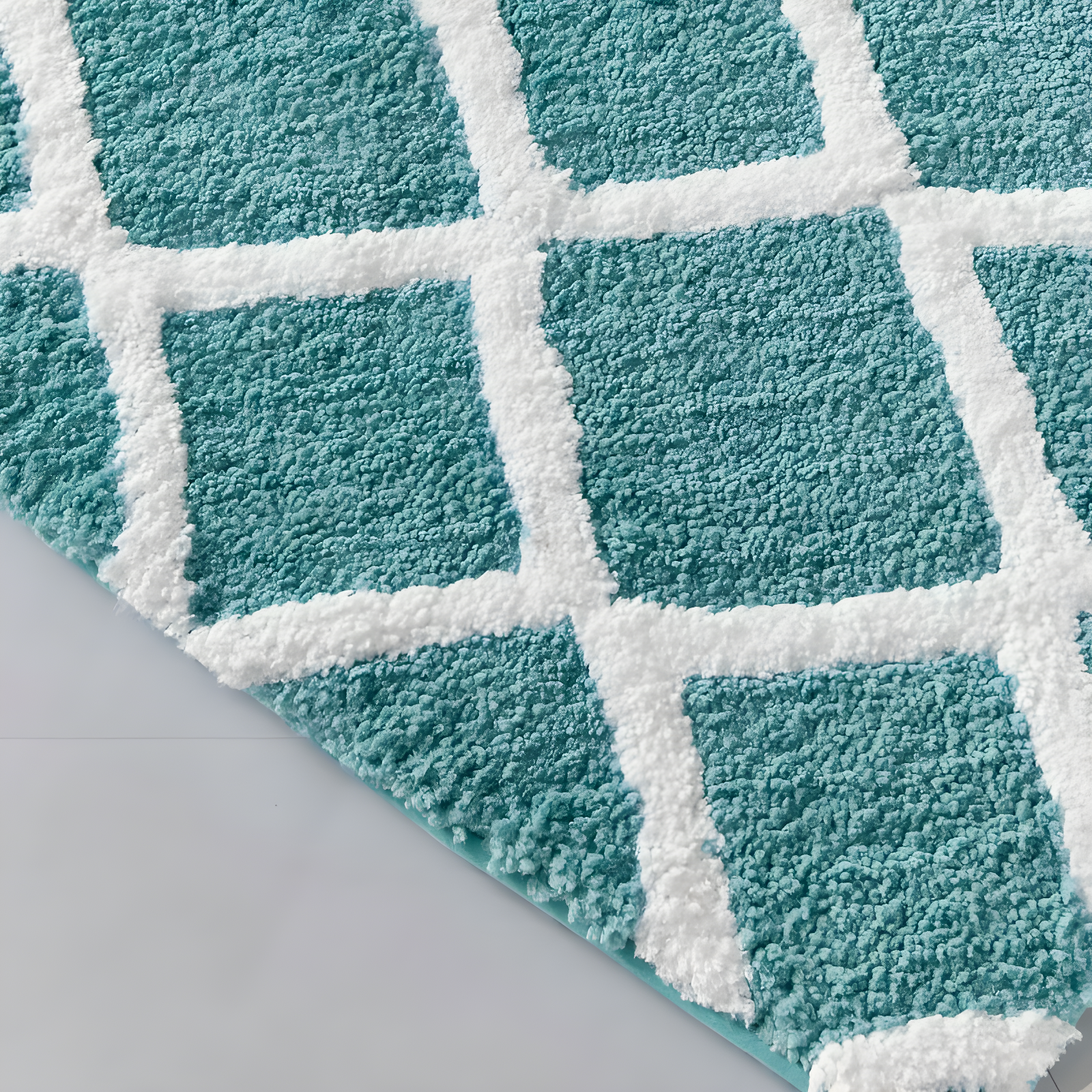 Madison Park Bittman Reversible High Pile Tufted Bath Rug