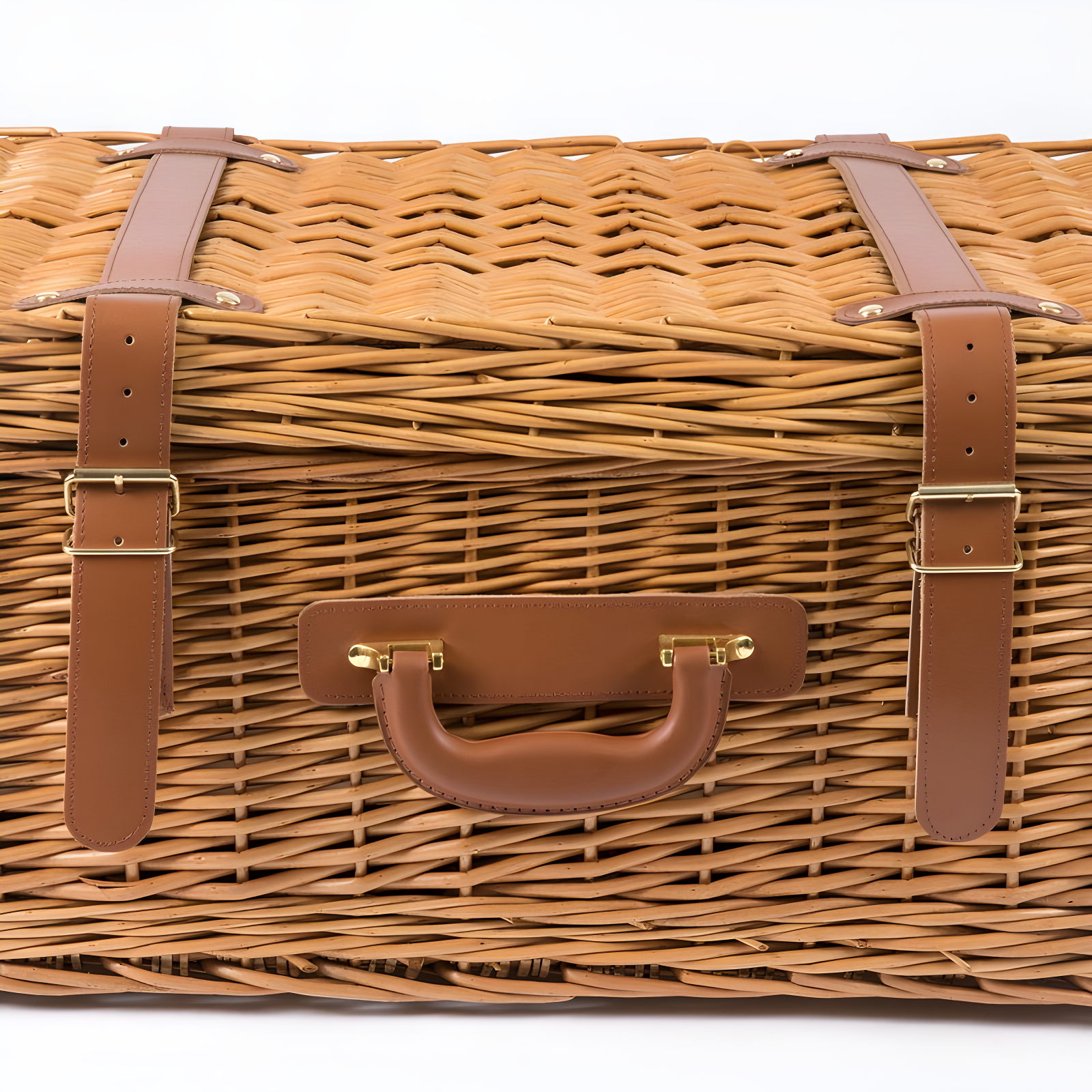 Picnic Time Windsor Luxury Large Wicker Picnic Basket with Picnic