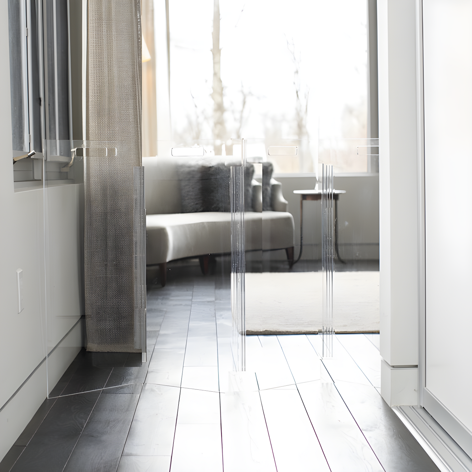 Hiddin Clear Freestanding Tall Zig Zag Pet Gate