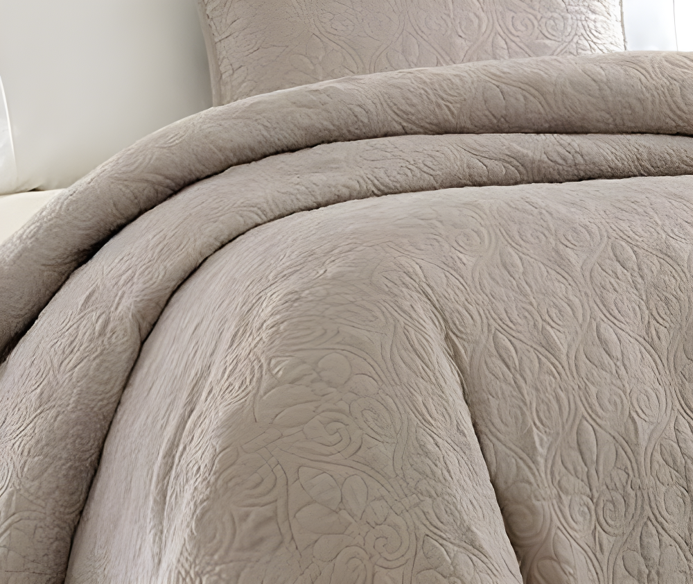 Madison Park Quebec Reversible Quilt Set