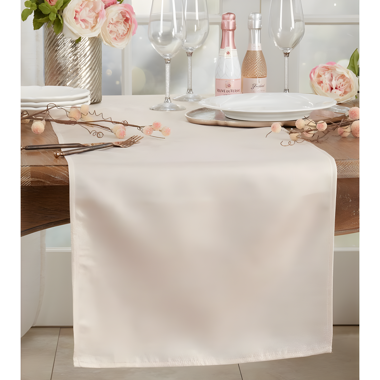 Runner_Table Runner With Shimmering Design