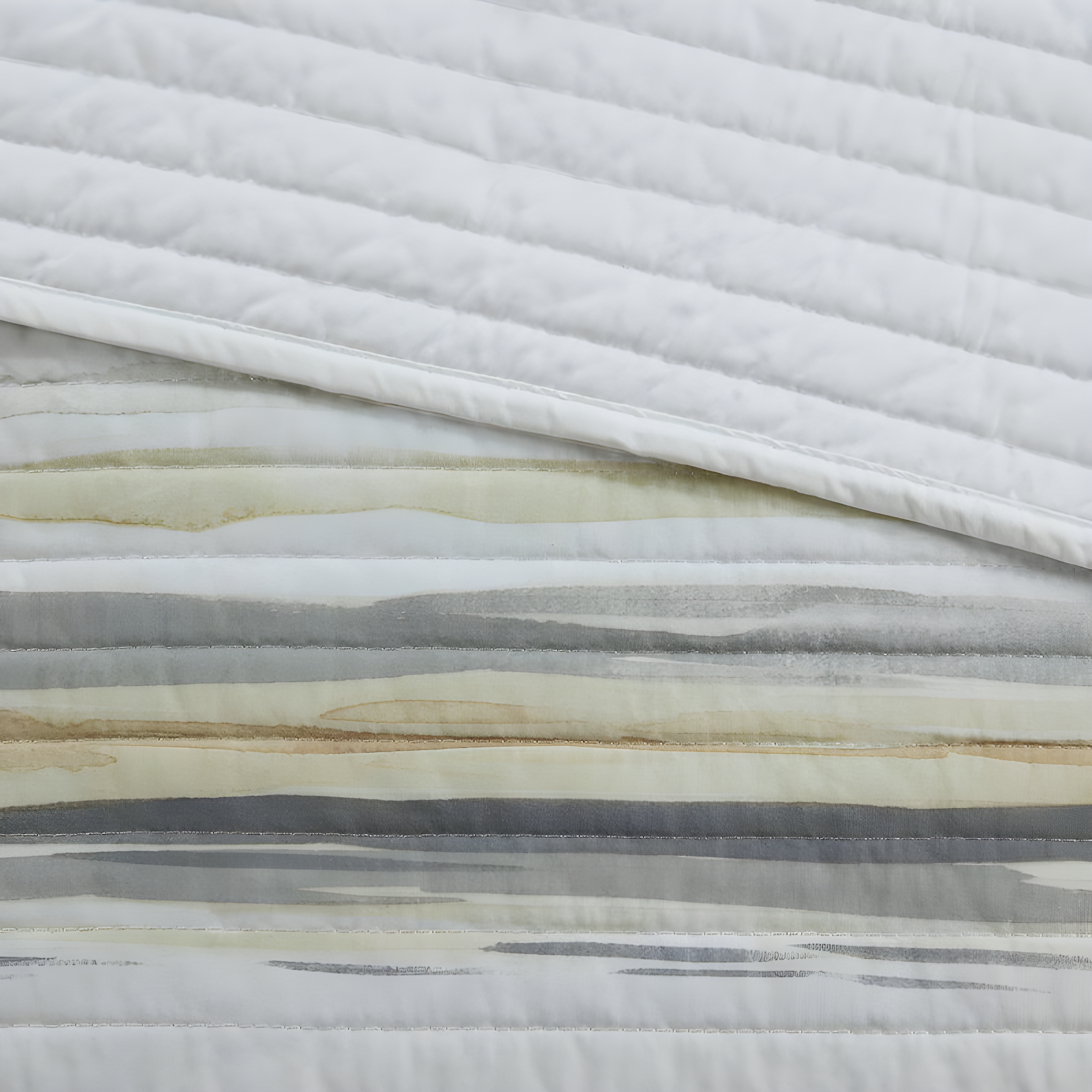 Marina 6 Piece Printed Quilt Set with Throw Pillows