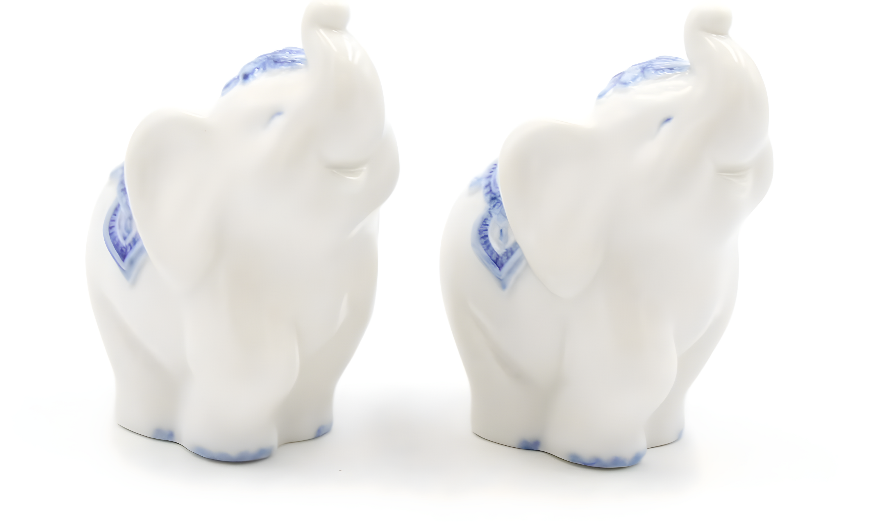 Cosmos Gifts Blue Print Elephant Salt and Pepper Shaker Set (Set of 2)