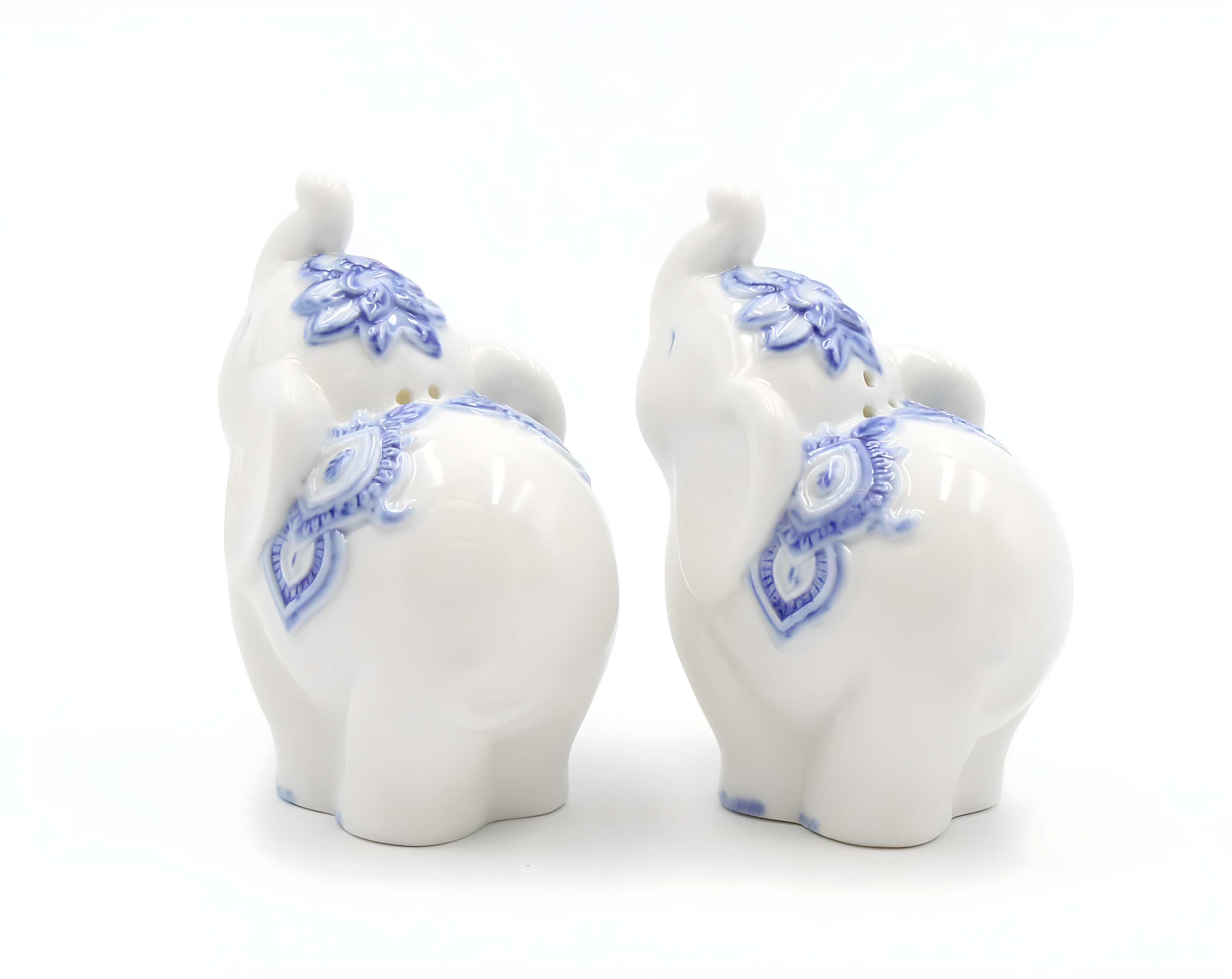 Cosmos Gifts Blue Print Elephant Salt and Pepper Shaker Set (Set of 2)