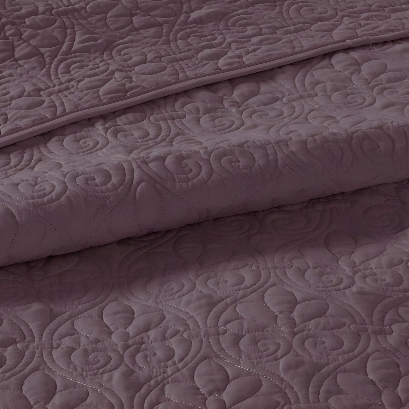 Quebec Reversible Quilt Set