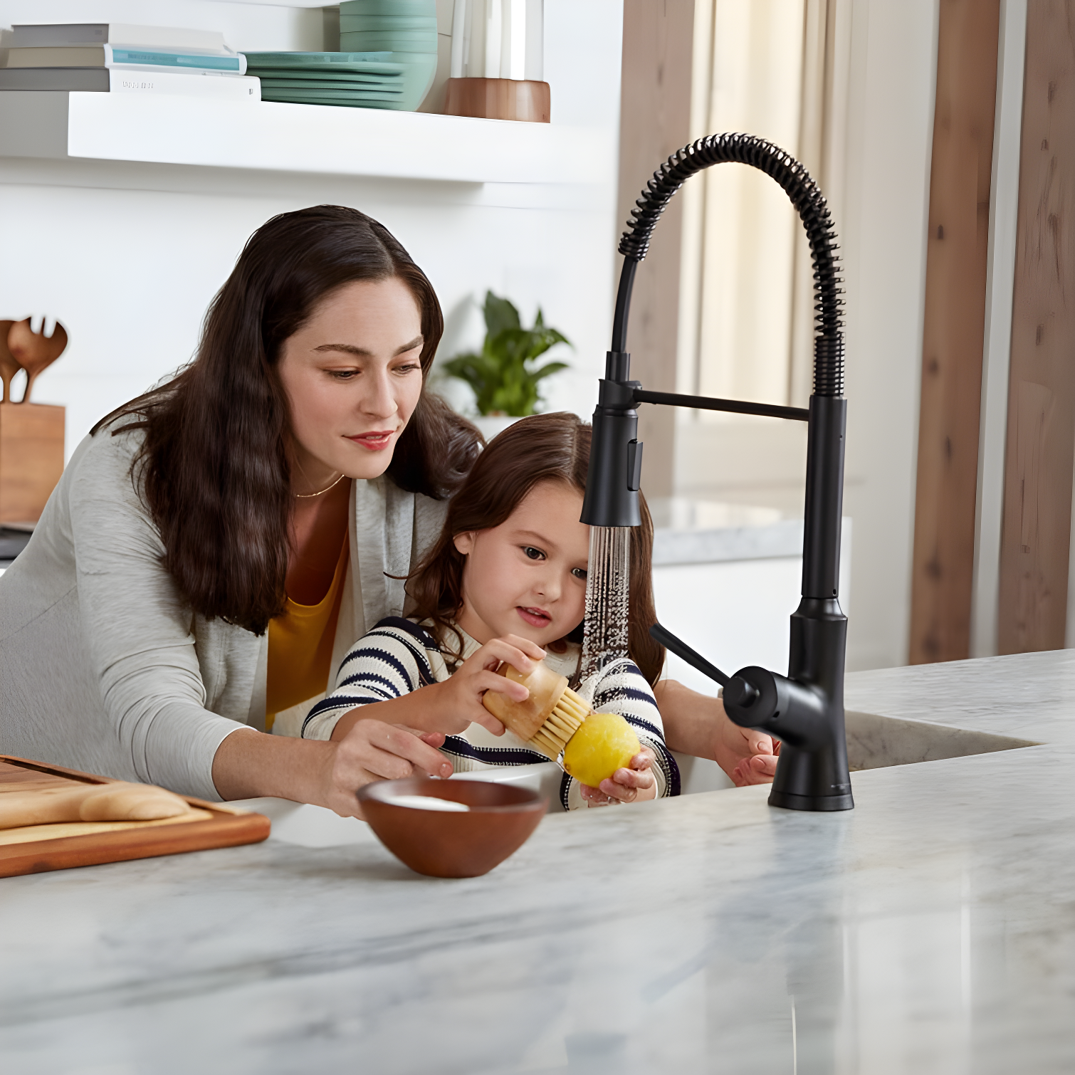 Joleena Pull Out Single Handle Kitchen Faucet