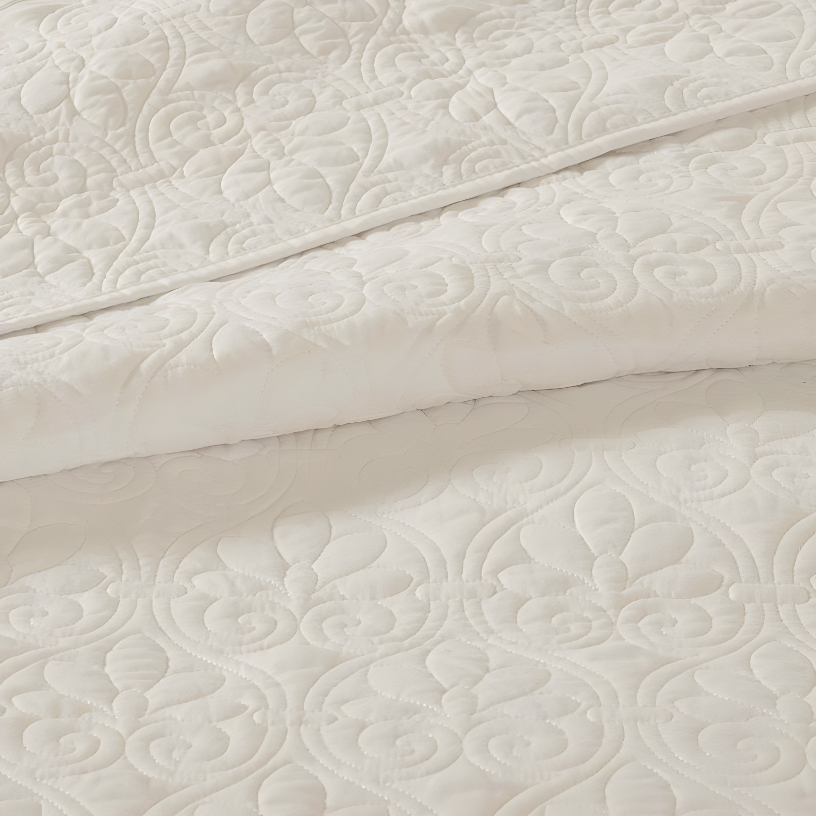 Madison Park Quebec Reversible Quilt Set