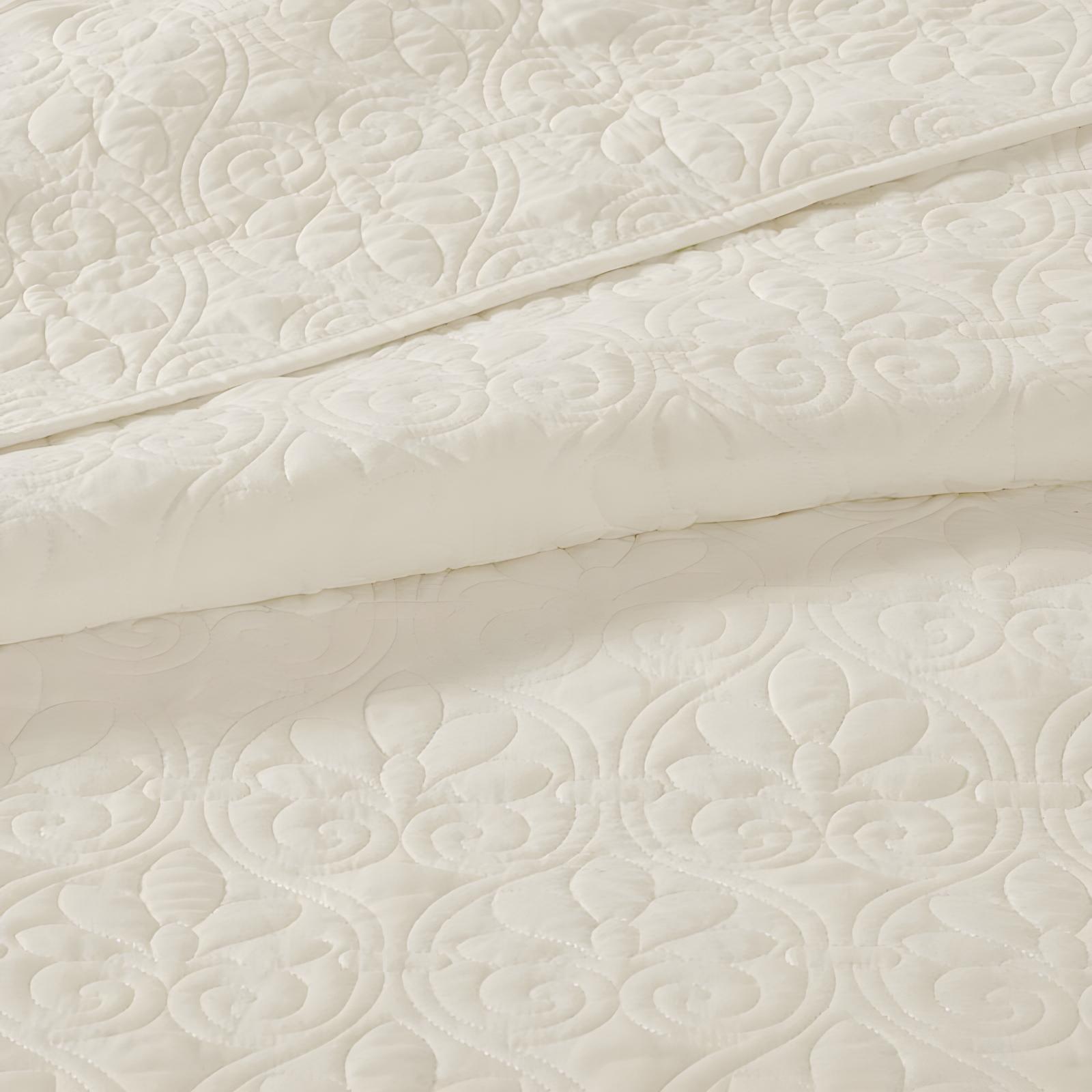 Madison Park Quebec Reversible Quilt Set