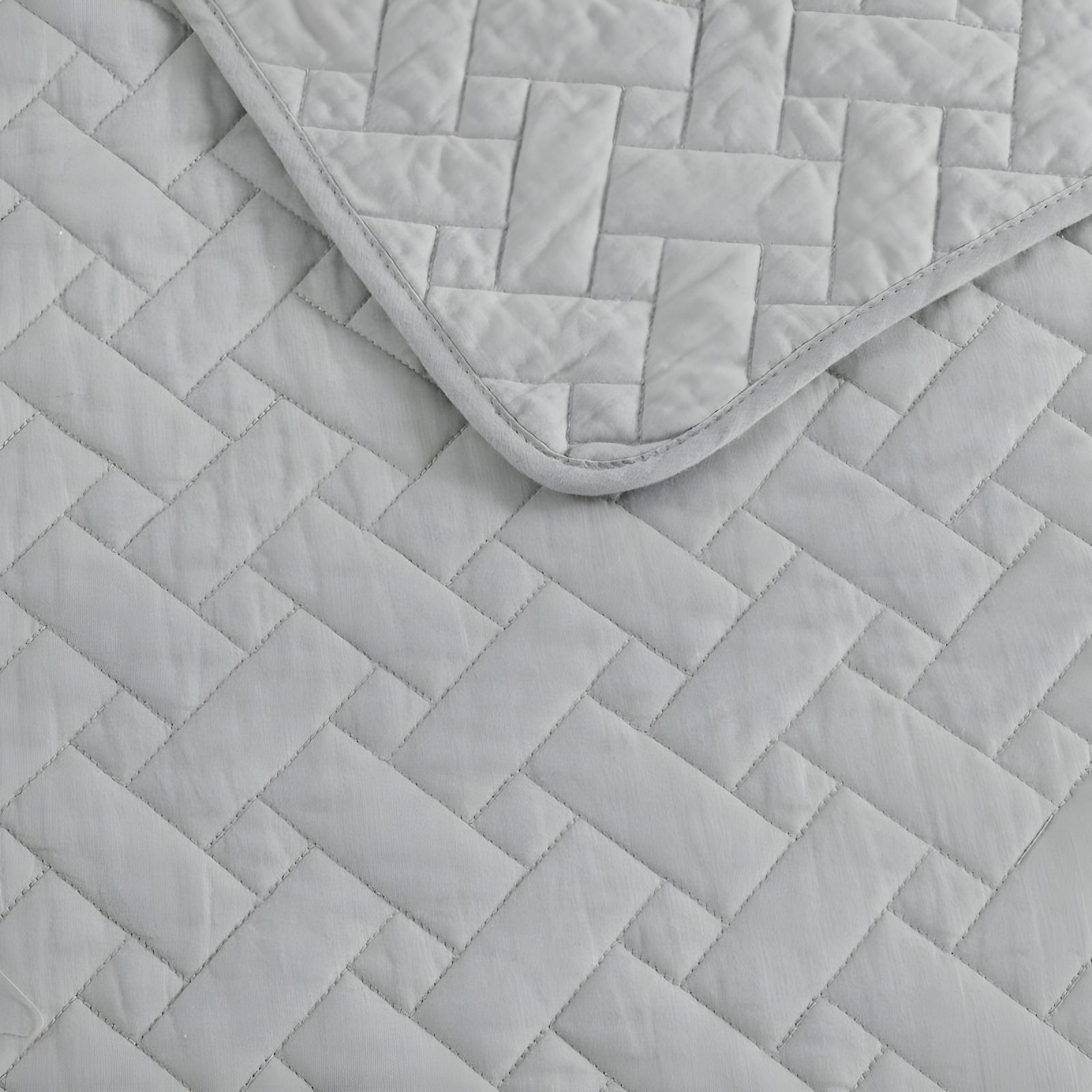 Tommy Bahama Raffia Solid Cotton Reversible Quilt Set