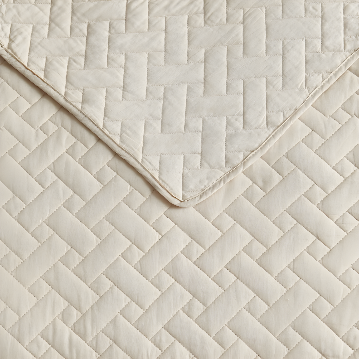 Tommy Bahama Raffia Solid Cotton Reversible Quilt Set