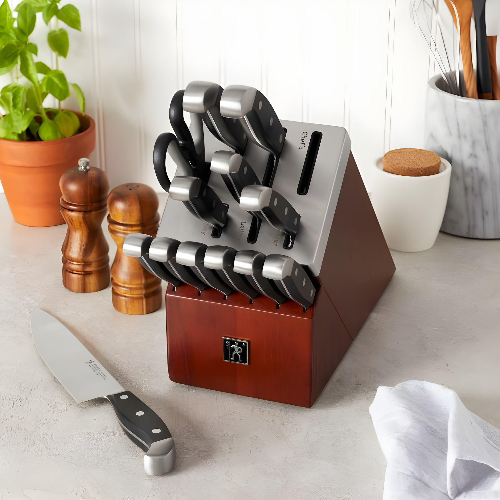 Henckels Statement Self-Sharpening Knife Set with Block, Chef Knife, Paring Knife, Bread Knife, Steak Knife, 14-piece, Dark Brown, Stainless Steel