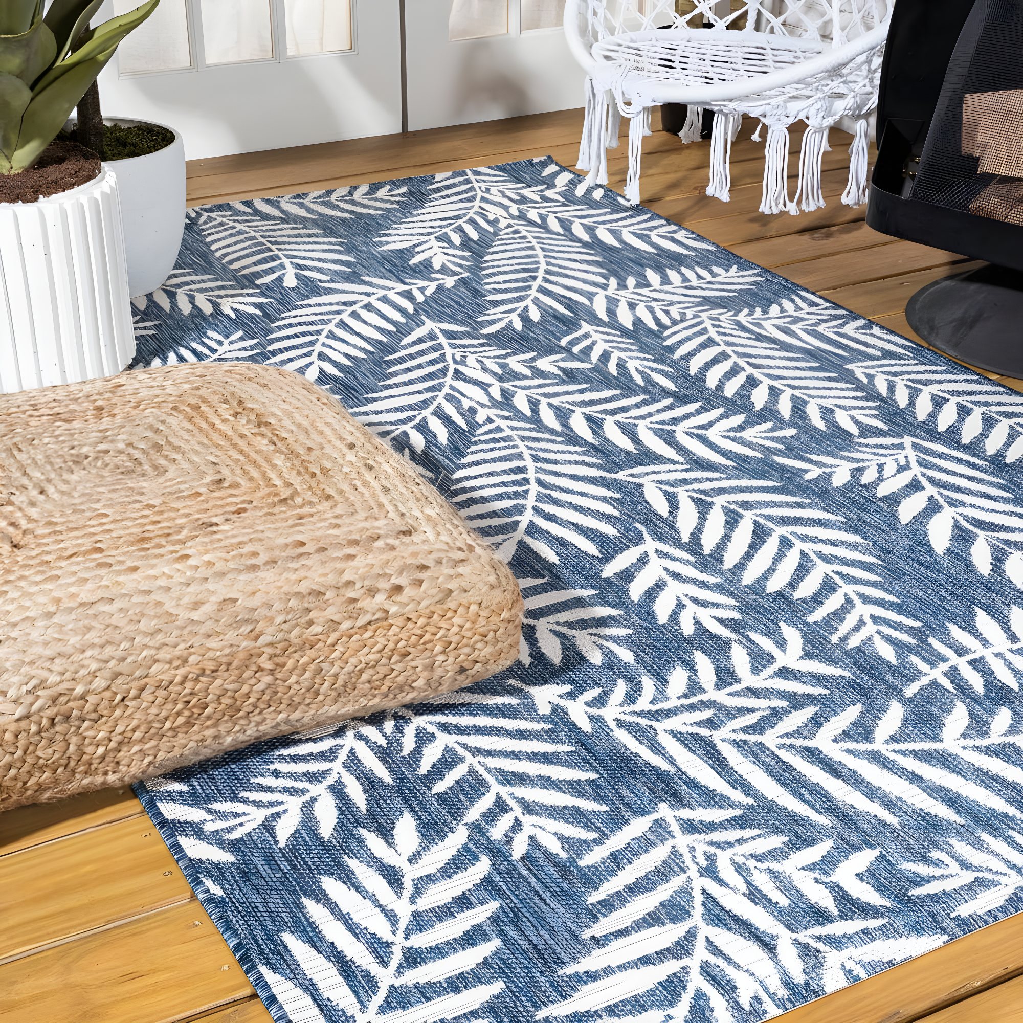 4'x6' Nevis Palm Frond Indoor/Outdoor Area Rug, Navy/Ivory - JONATHAN Y