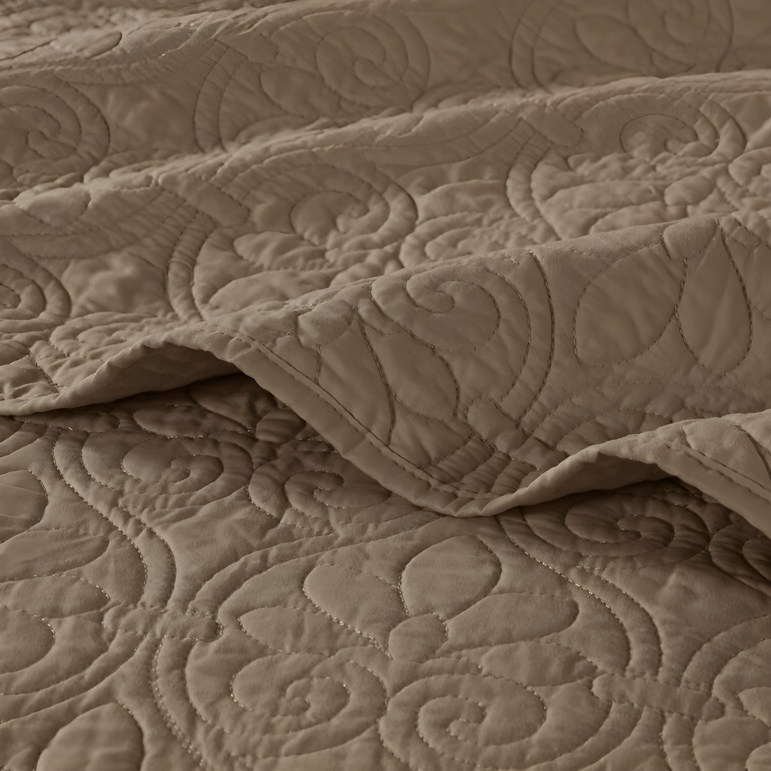 Madison Park Quebec Reversible Quilt Set