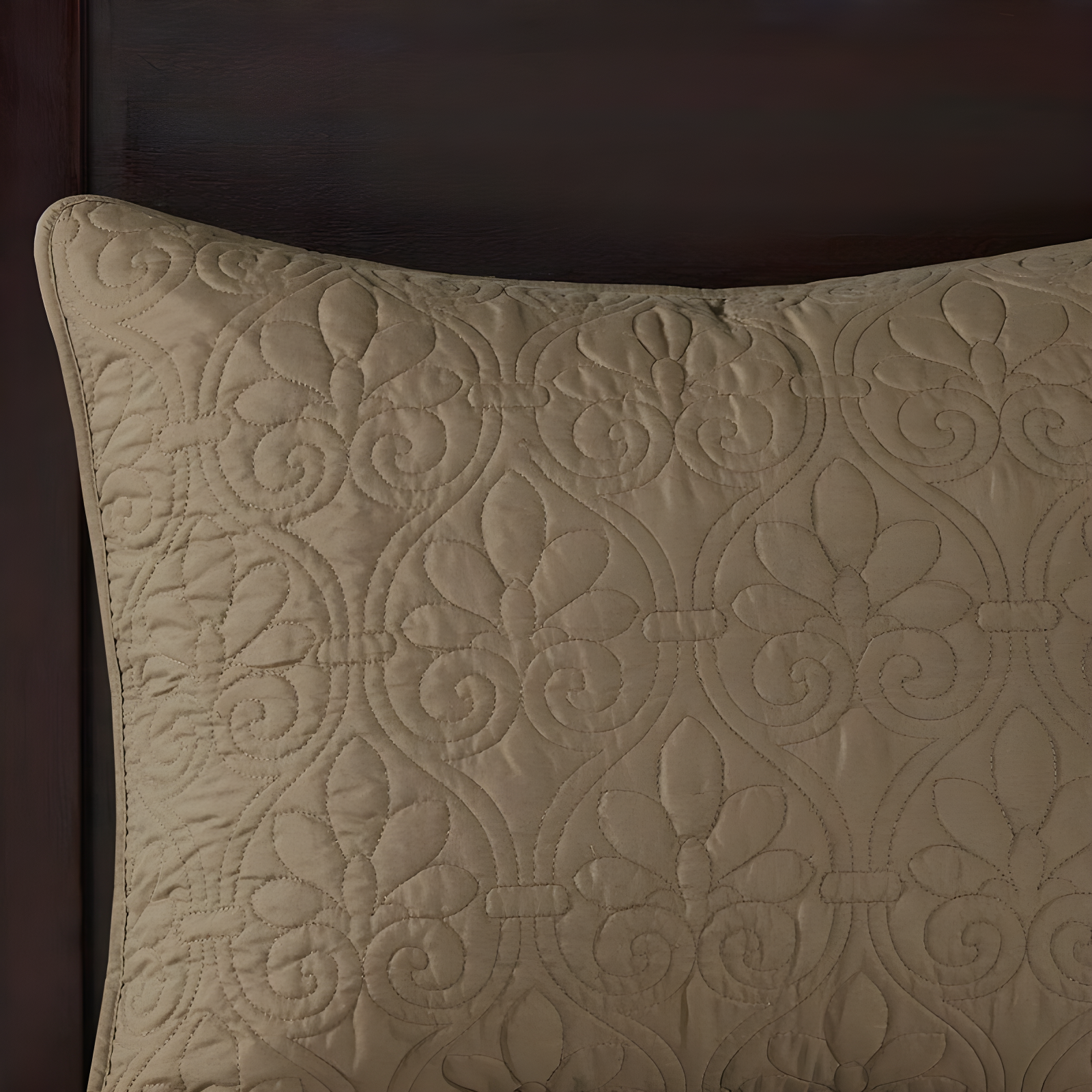 Madison Park Quebec Reversible Quilt Set