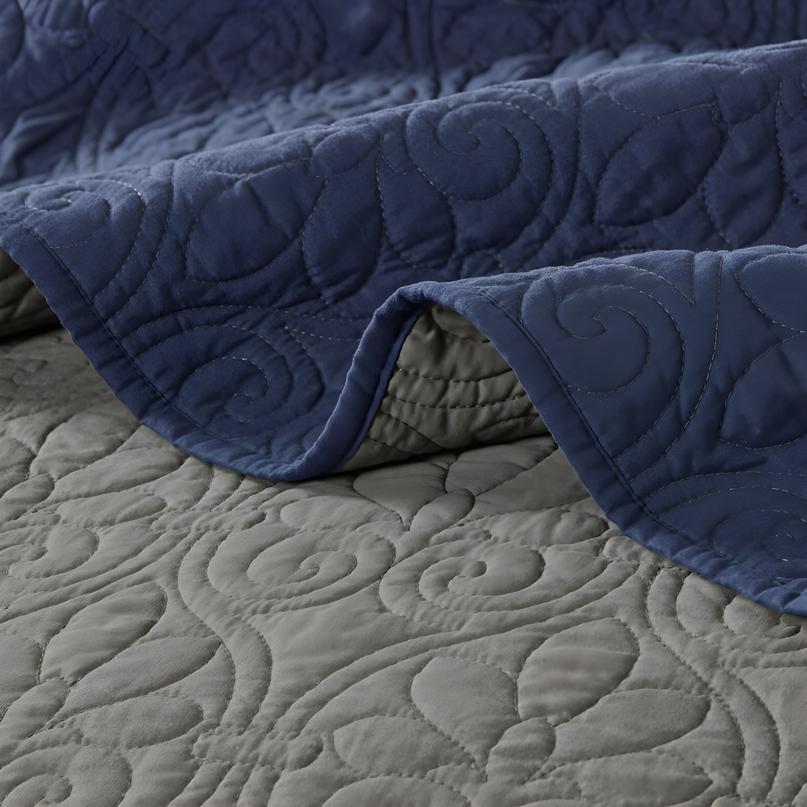 Madison Park Quebec Reversible Quilt Set