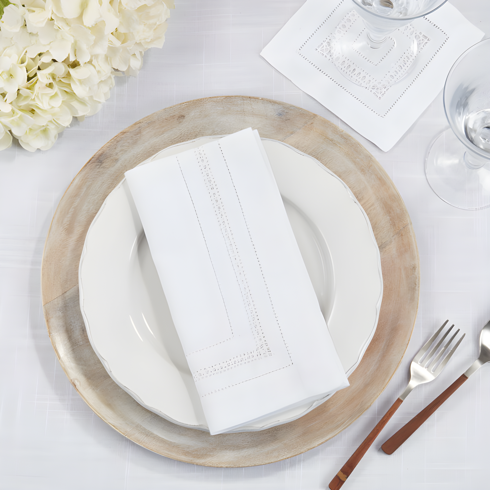 Saro Galucia Collection Polyester Rectangle Napkin (Set of 12)