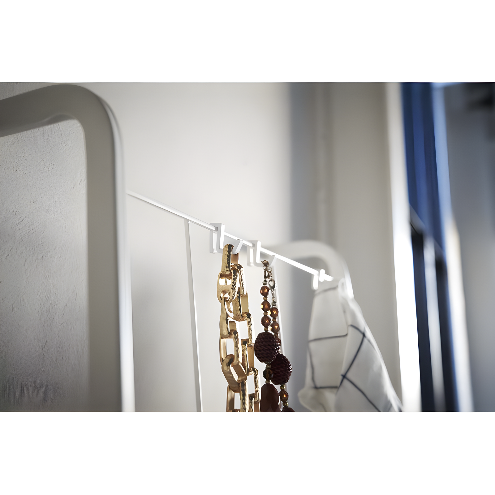 Tower Yamazaki Home Grid-Panel Leaning Ladder, Modern Storage Rack For Bedroom Or Bathroom, Steel
