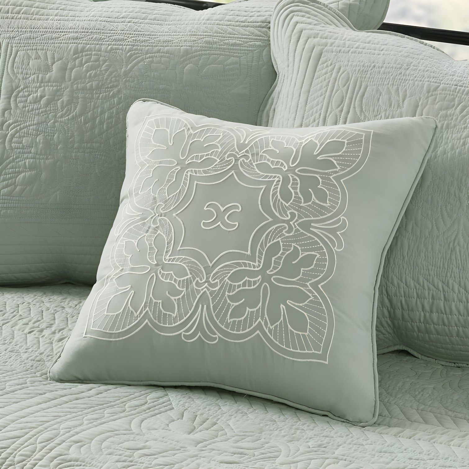 Madison Park Tuscany 6 Piece Reversible Scalloped Edge Daybed Cover Set