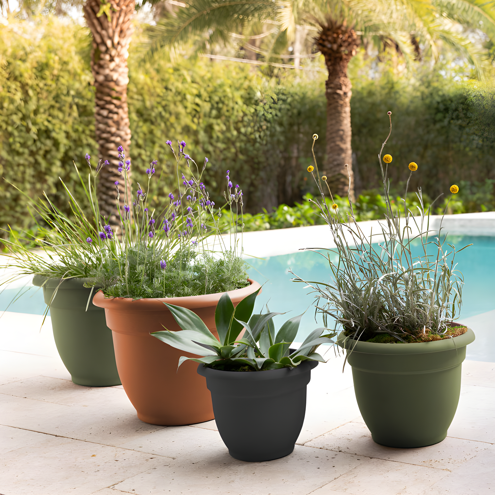 Bloem Ariana Traditional Self-Watering Indoor/Outdoor Pot Planter