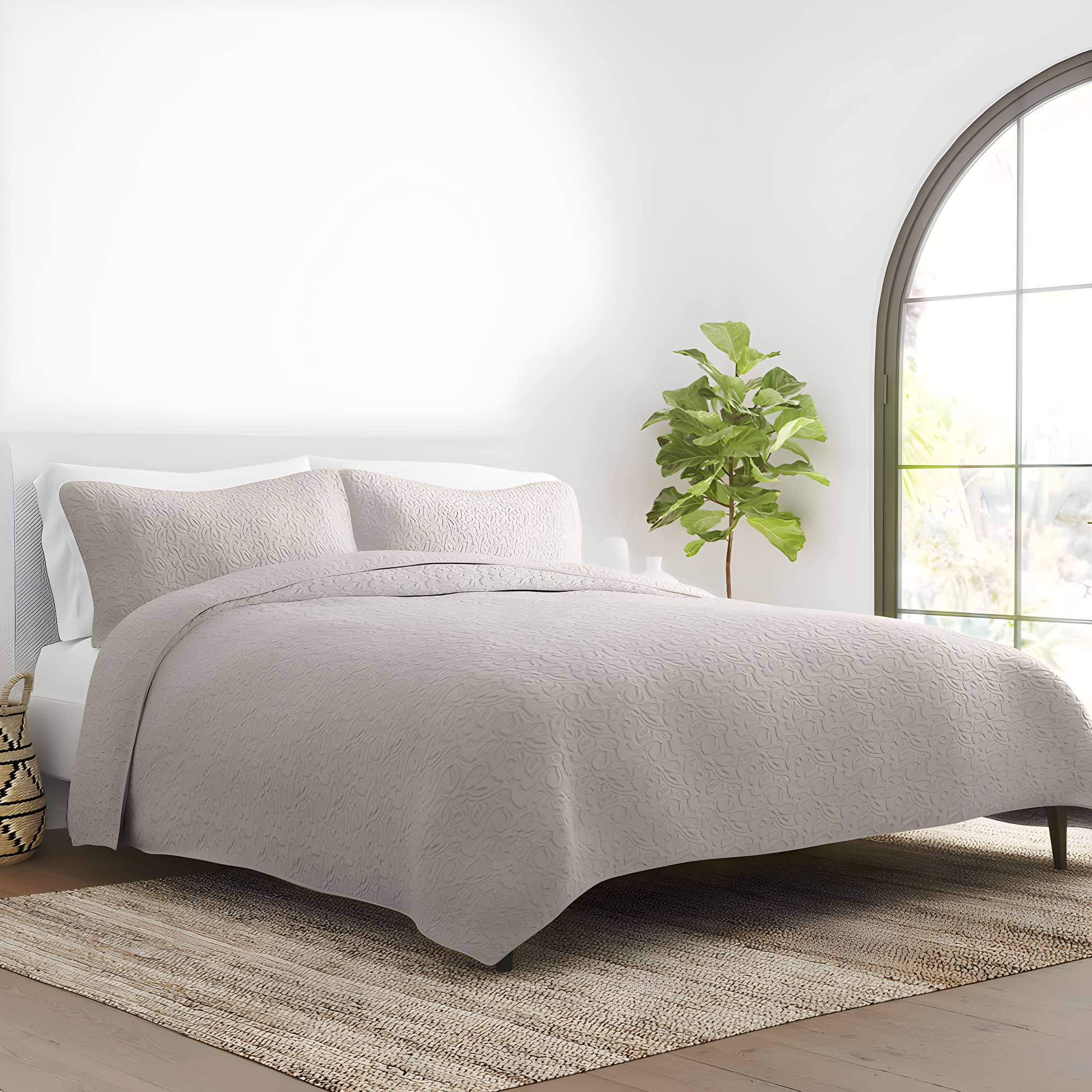 Becky Cameron Becky Cameron Elegant Floral Stitching Quilt Set